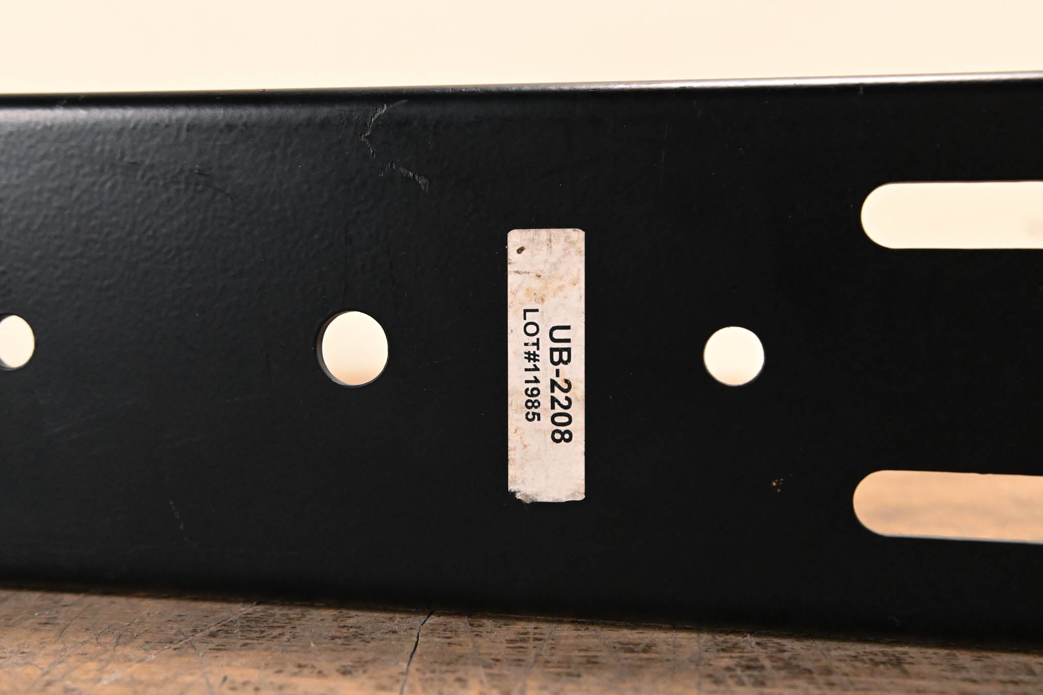 Yamaha UB2208 U-Bracket for IF2208 Speaker