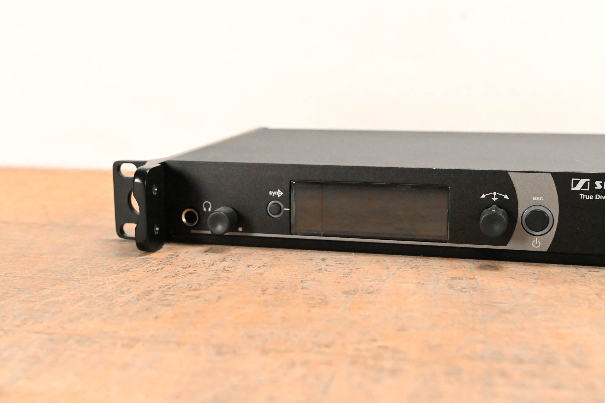 Sennheiser EM 2050 Dual-Channel Wireless Receiver Aw Range: 516-558 MHz