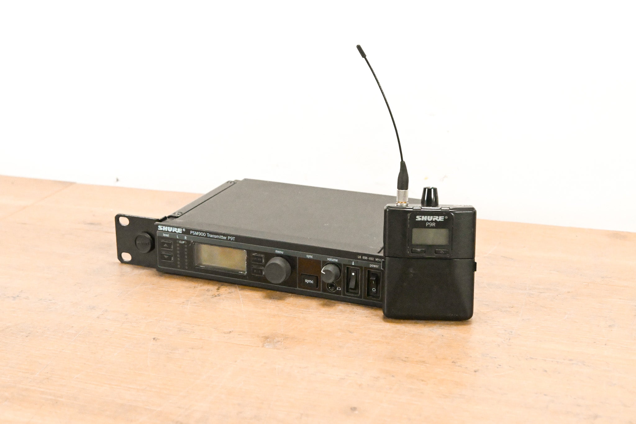 Shure PSM 900 Wireless IEM System L6 Band: 656-692 MHz (NO POWER