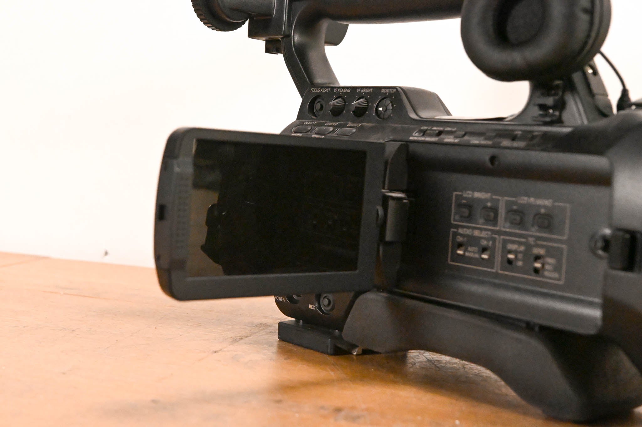 JVC GY-HM710U ProHD Compact Shoulder Solid State Camcorder