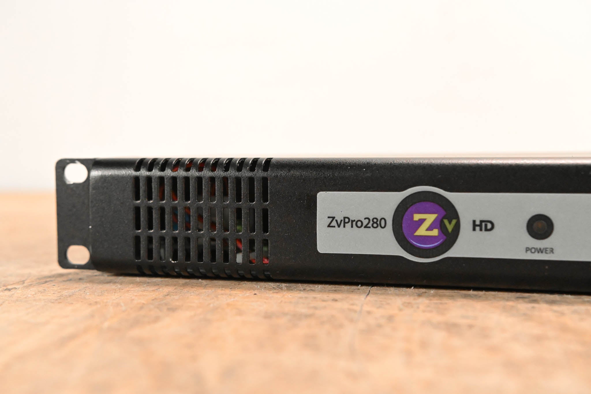 ZeeVee ZvPro 280 MPEG-2 Encoder Modulator