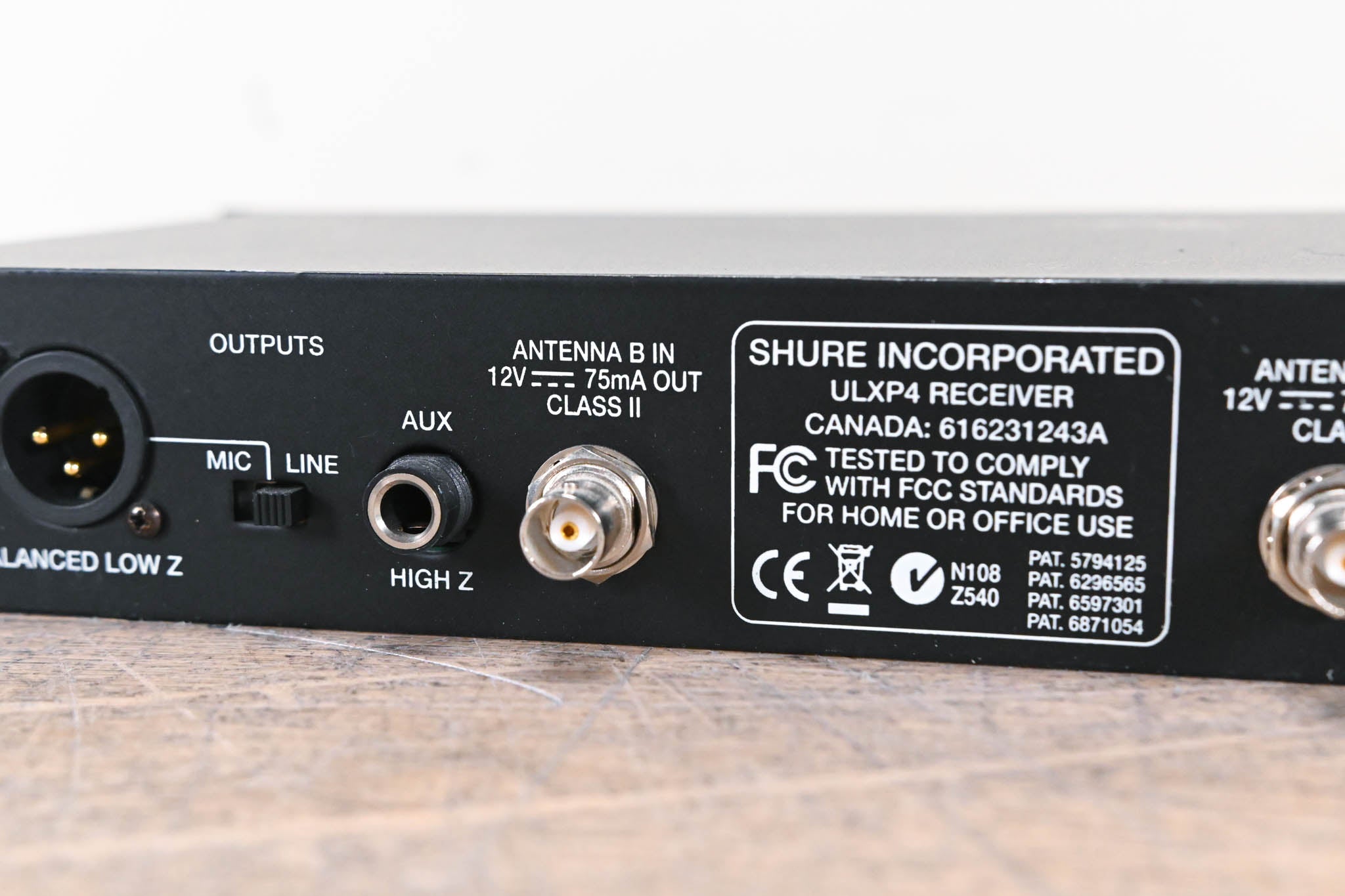 Shure ULXP24/58 Handheld Wireless System - J1 Band: 554-590 MHz