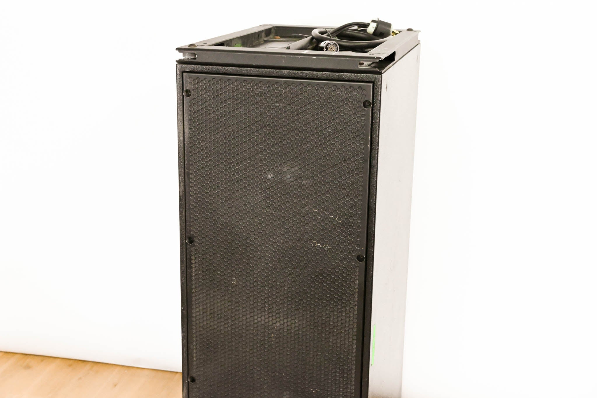Meyer Sound M3D-SUB Active Directional Cardioid Subwoofer