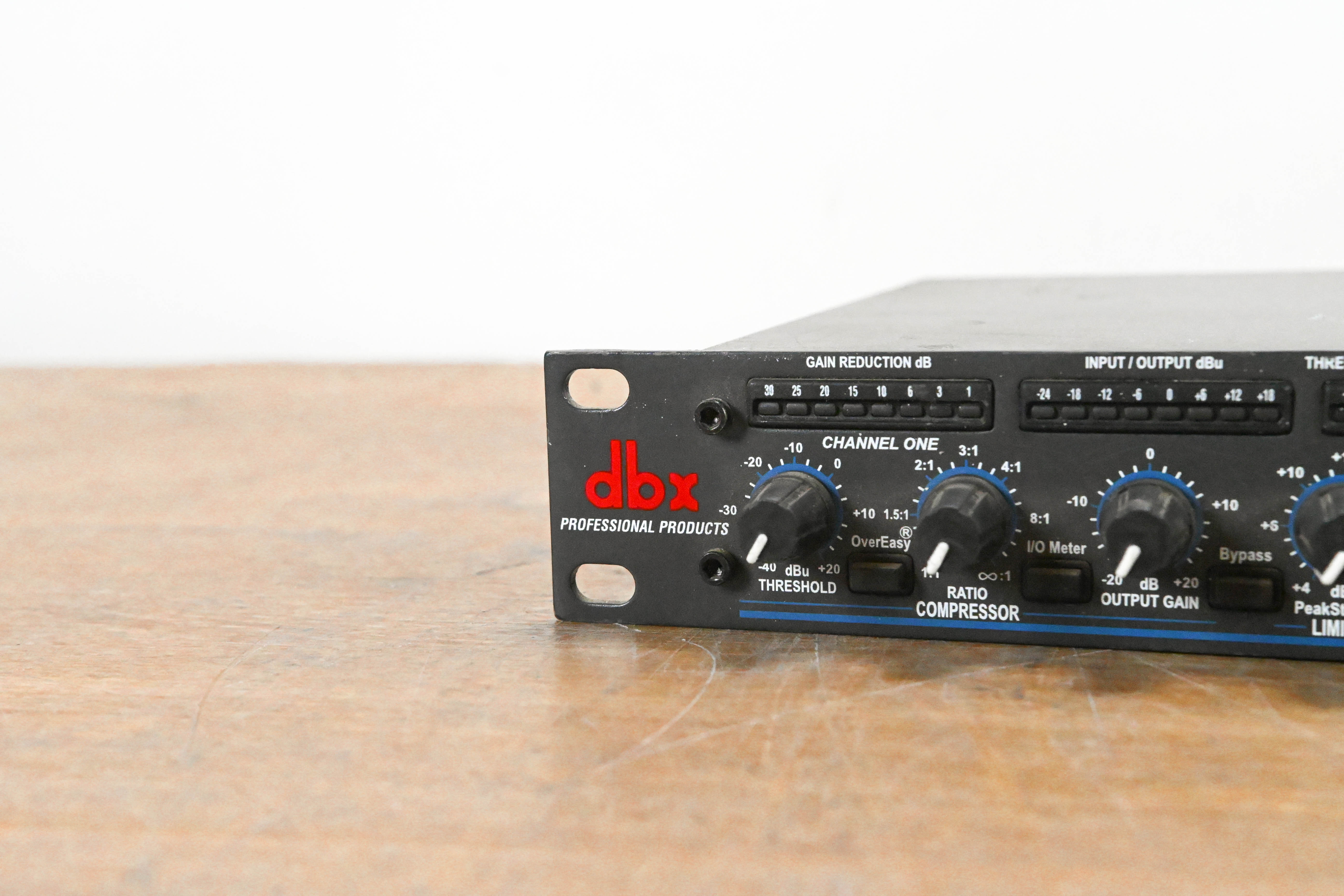 dbx 1046 Quad Compressor/Limiter