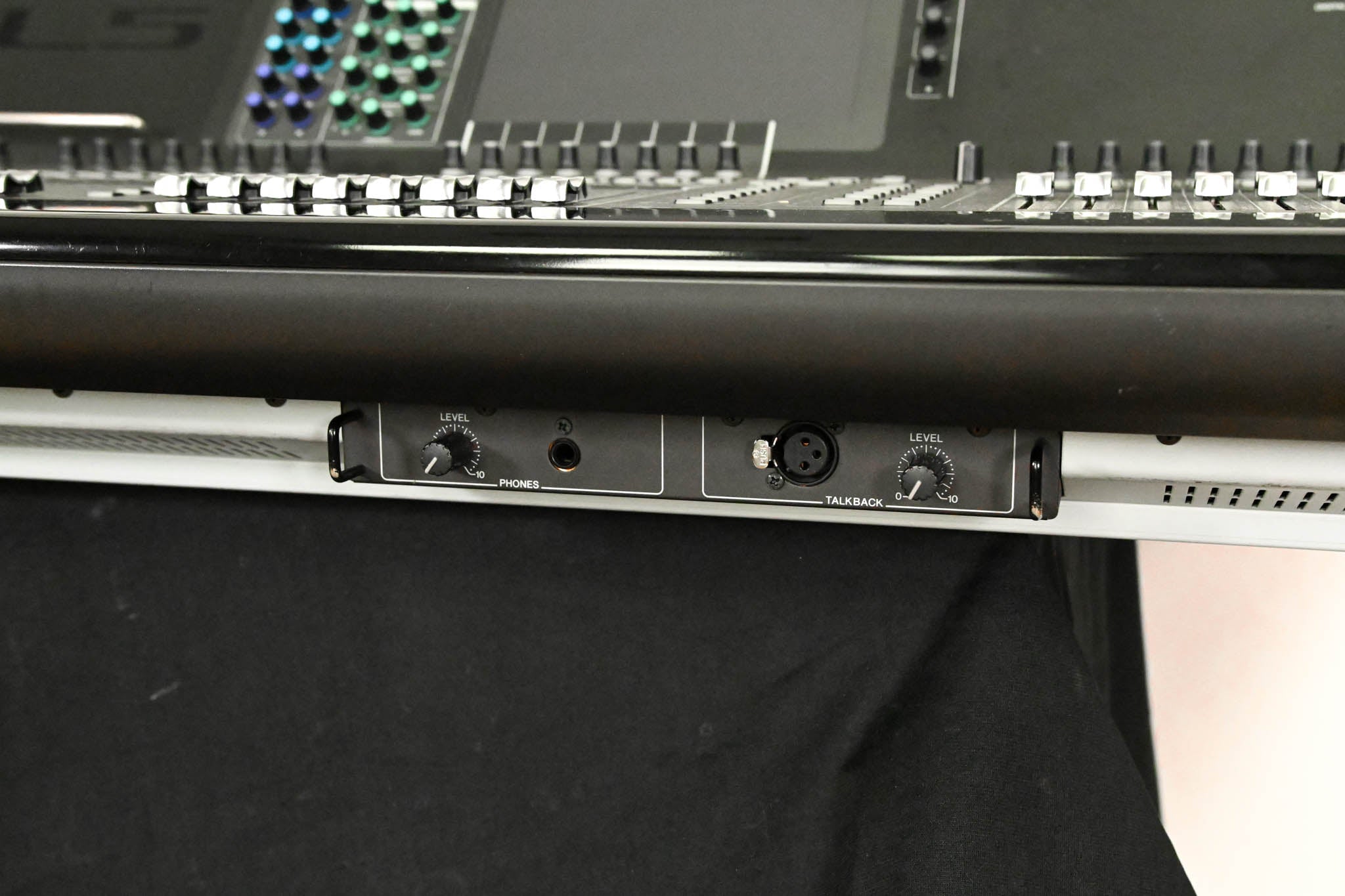 Yamaha CL5 72-Channel Digital Mixing Console