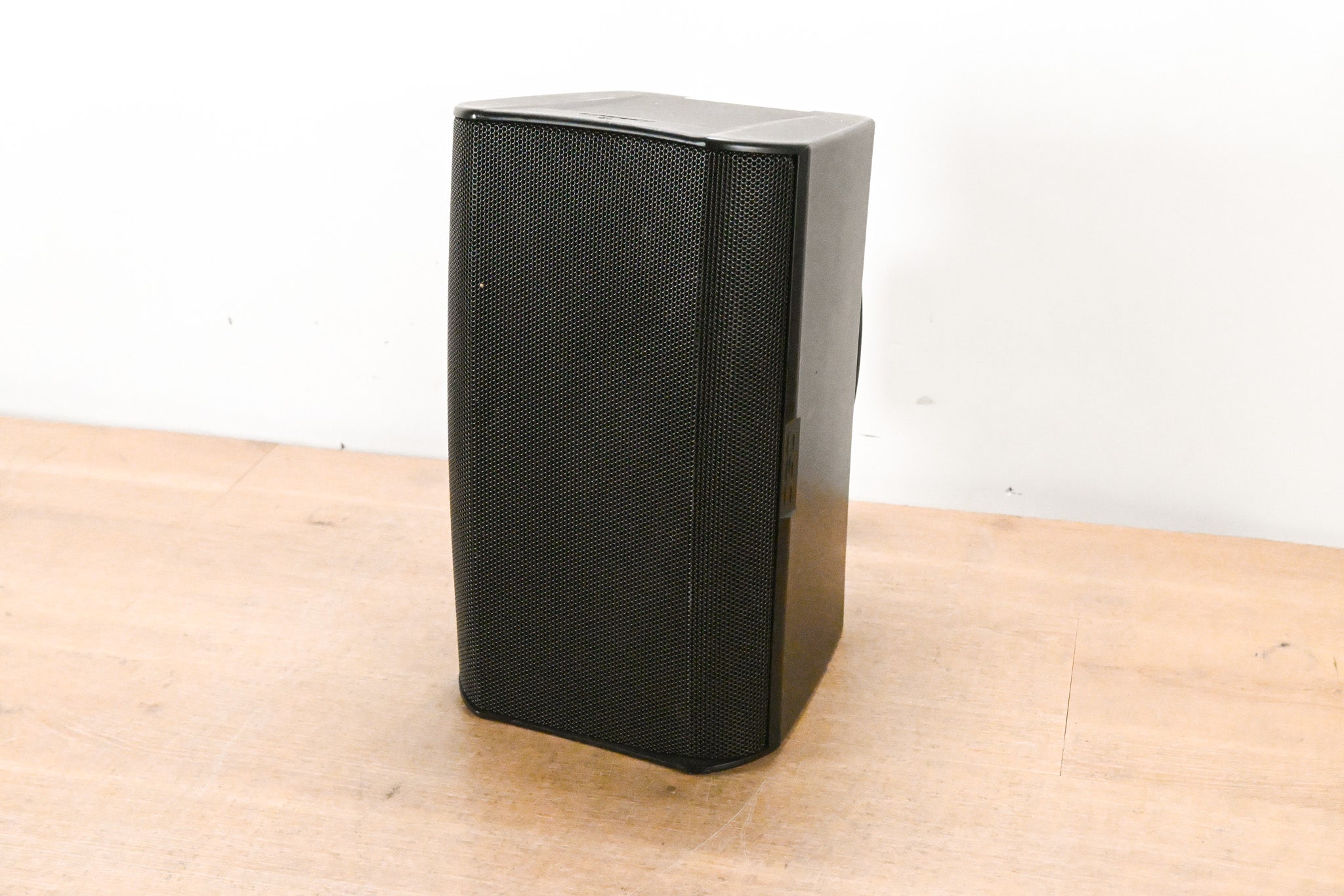 QSC AD-S6T AcousticDesign Series 6.5" 2-Way 150W Loudspeaker