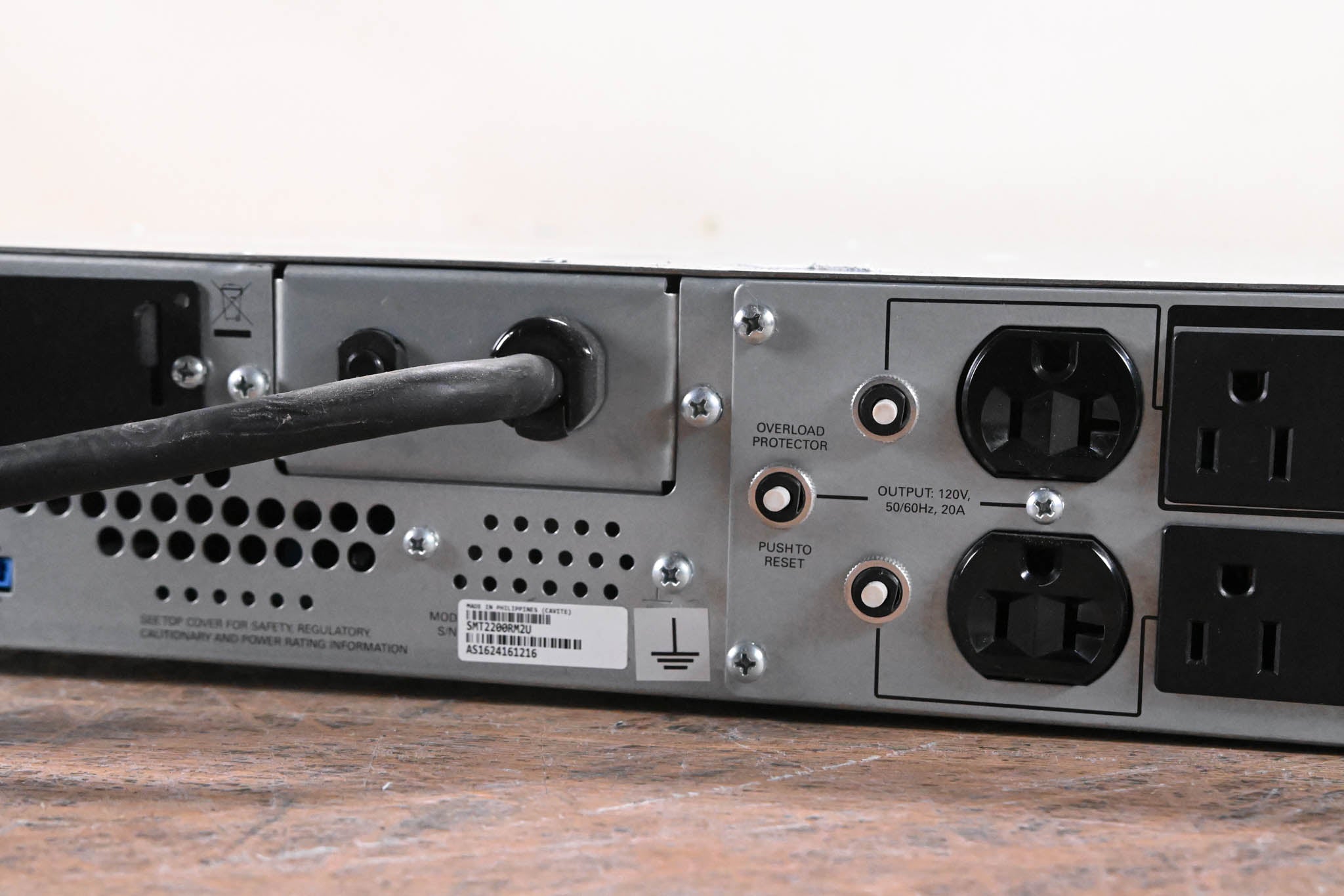 APC SMT2200RM2U Line Interactive 2200VA Smart-UPS