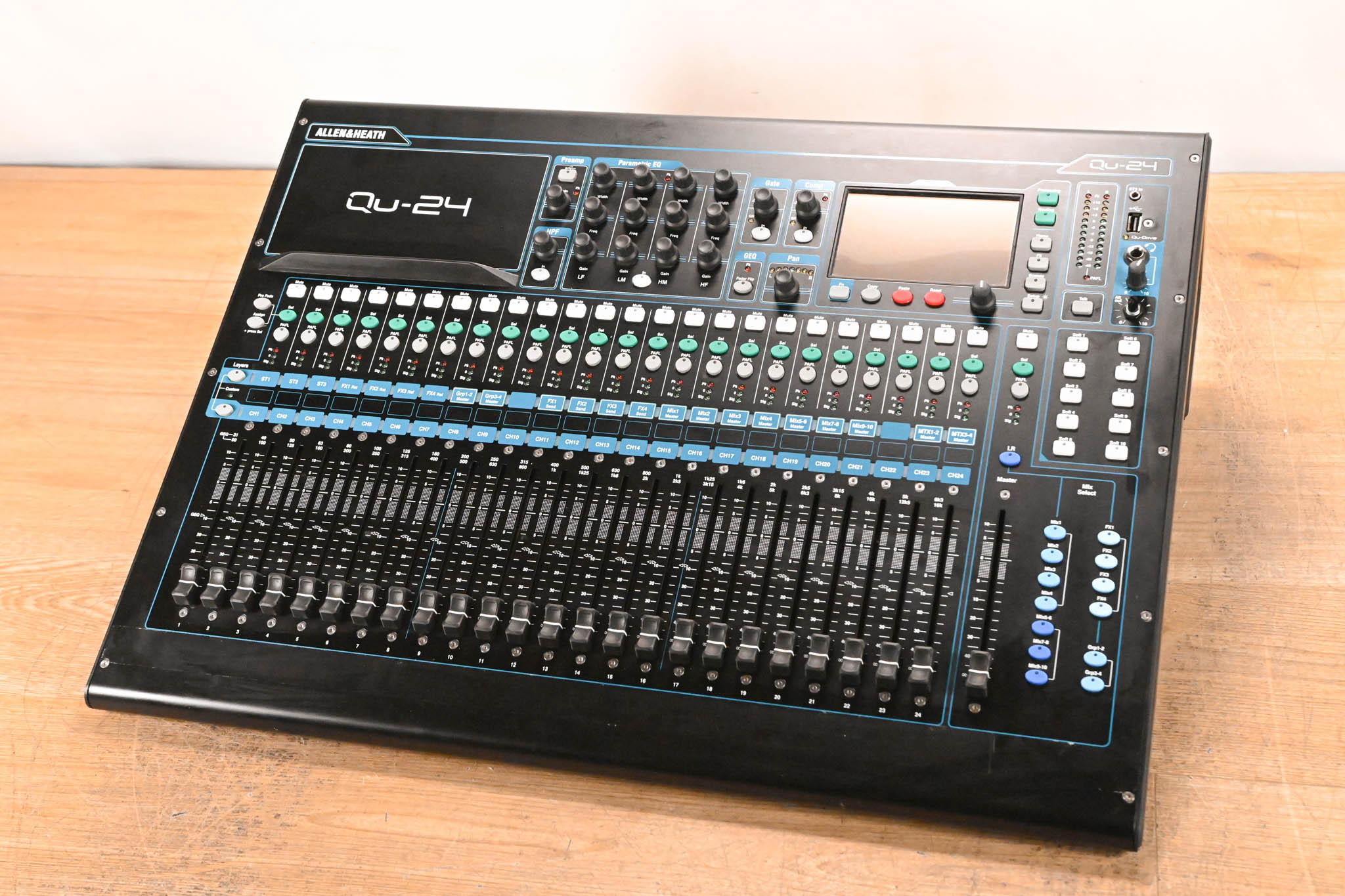 Allen & Heath Qu-24 24-Channel Digital Mixing Console