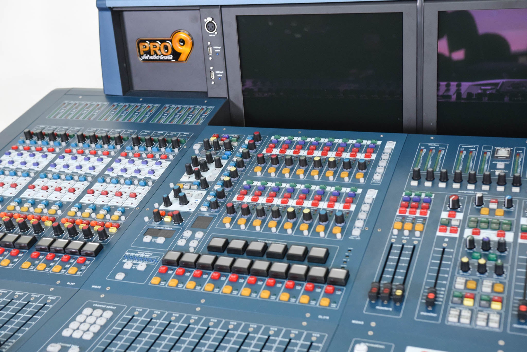 Midas PRO9 Live Audio Mixing System with DL371 Engine