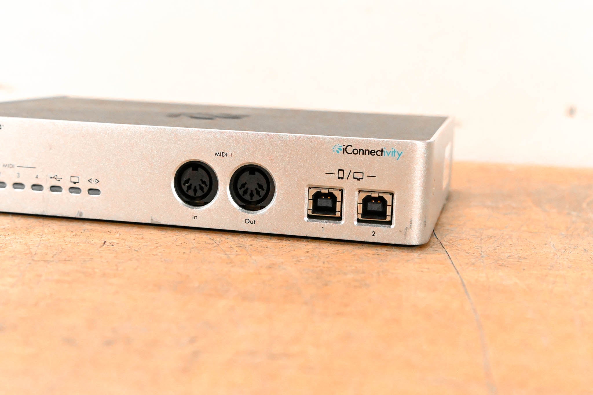 新品 iConnectivity iConnectMIDI4+ インターフェイス iConnectivity iConnectMIDI4+ USB + Lightning iOS MIDI Interface