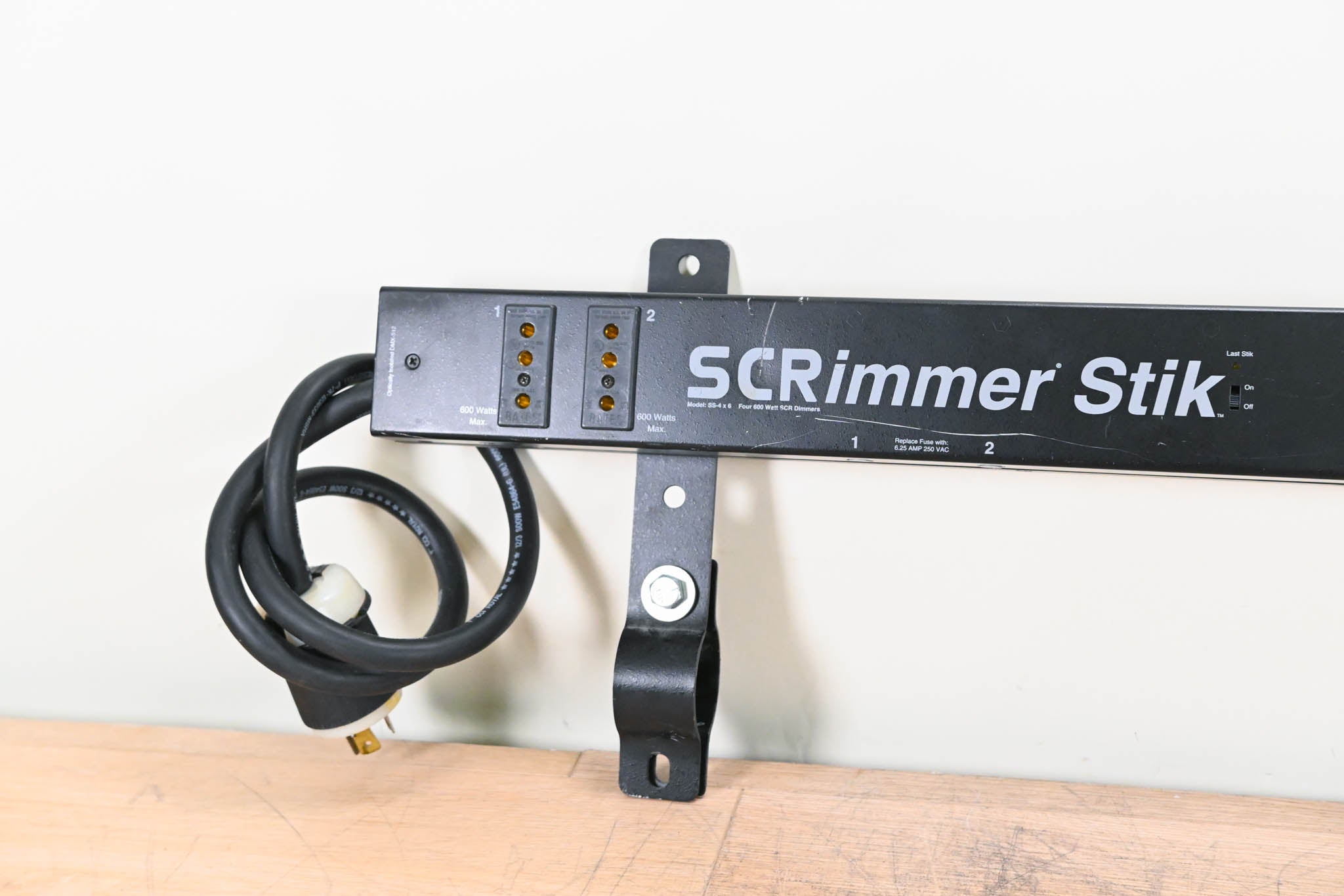 Electronics Diversified, Inc. SCRimmer Stik SS-4x6 4-Output Dimmer