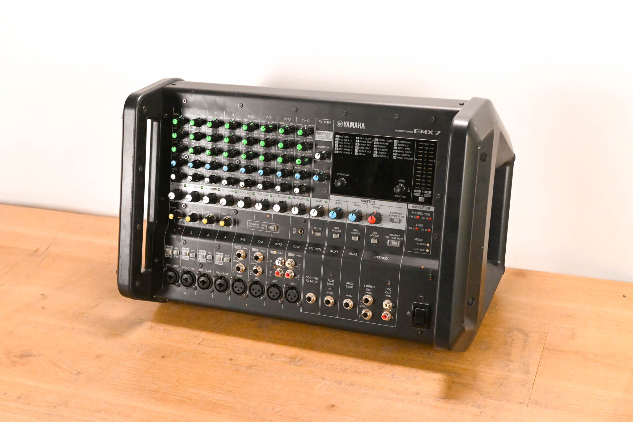 Yamaha EMX7 12-Channel 1420W Powered Mixer