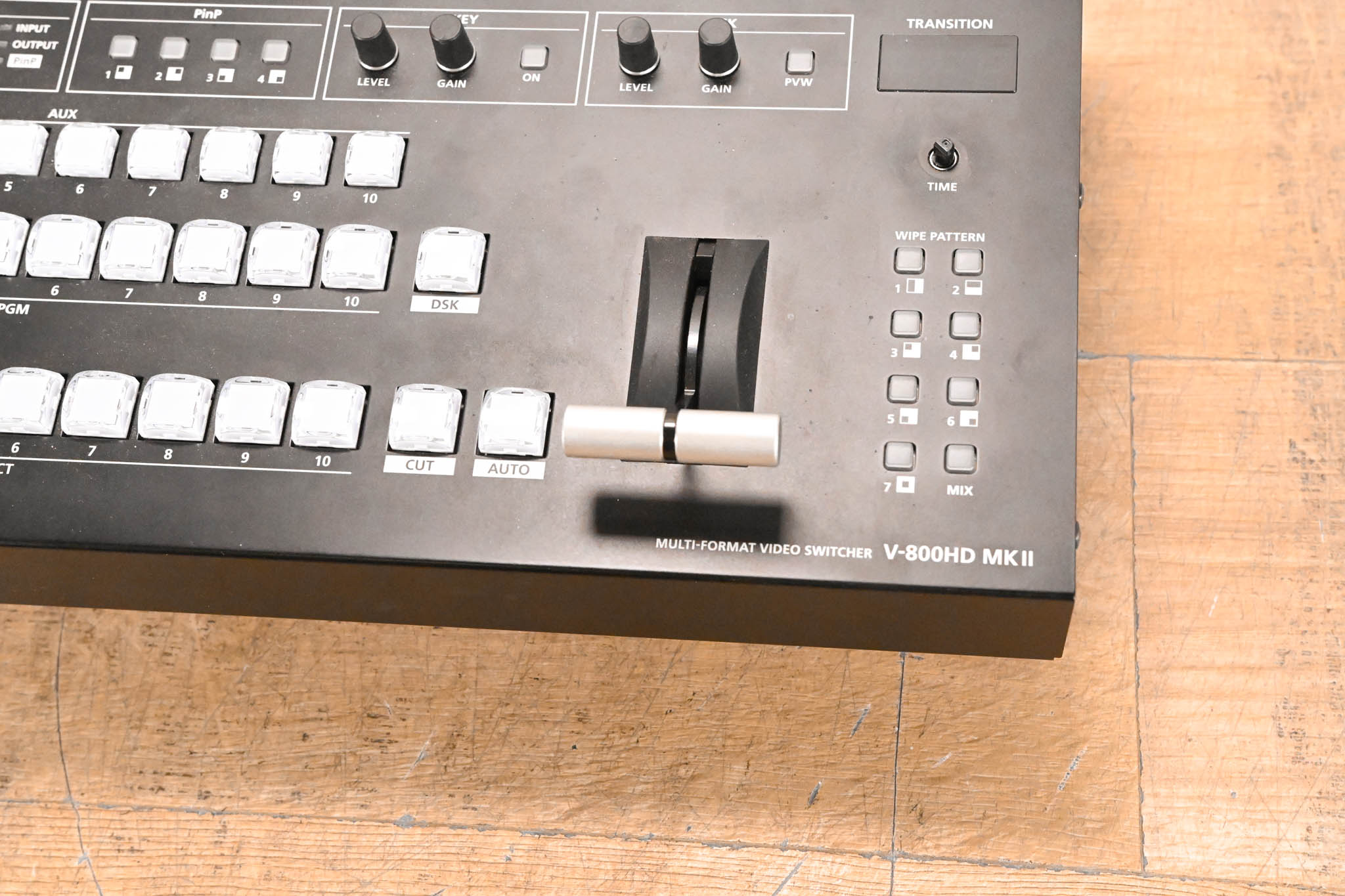 Roland V-800HD MkII Multi-Format Video Switcher