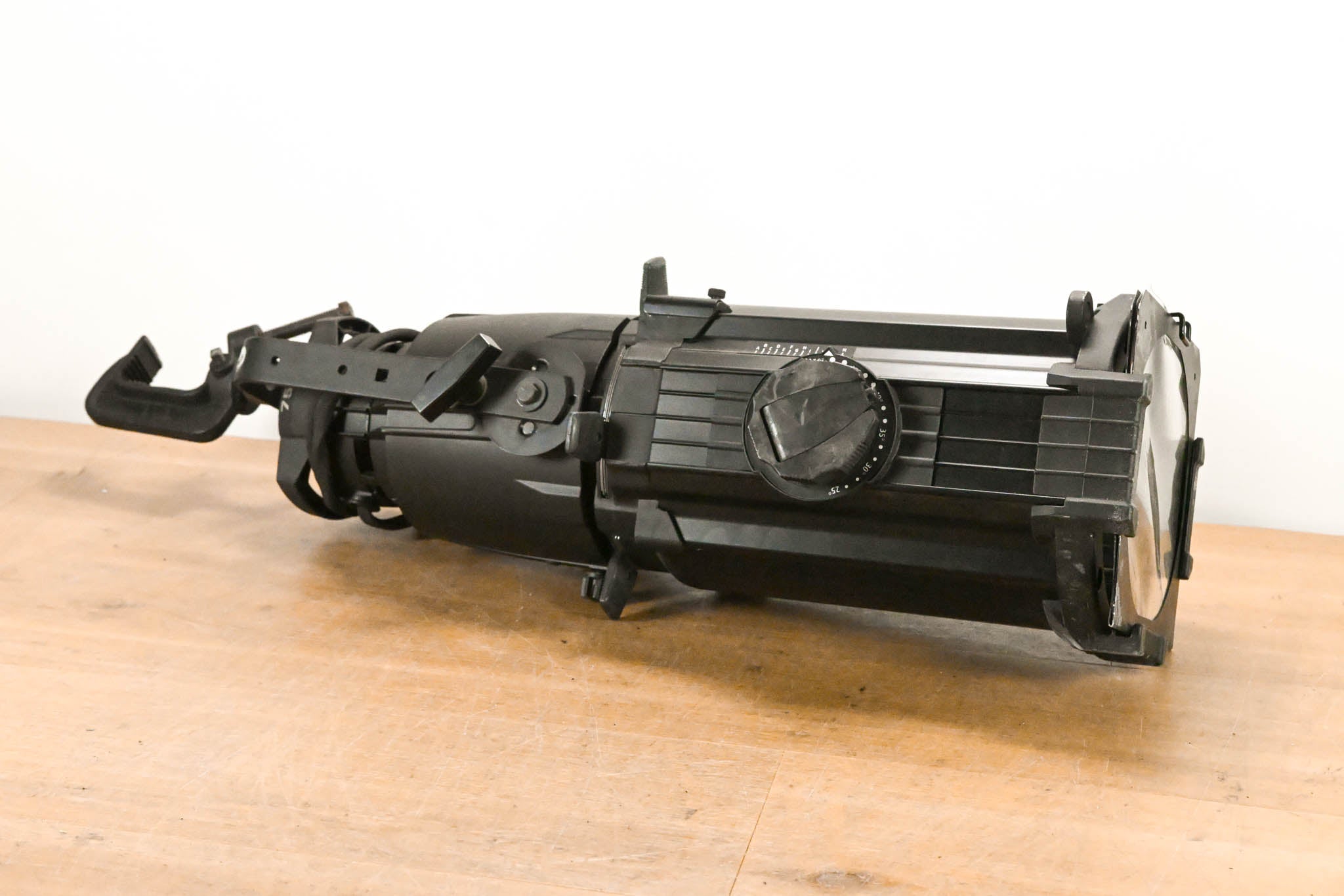ETC Source Four Zoom 25-50 Degree 750 Ellipsoidal Light