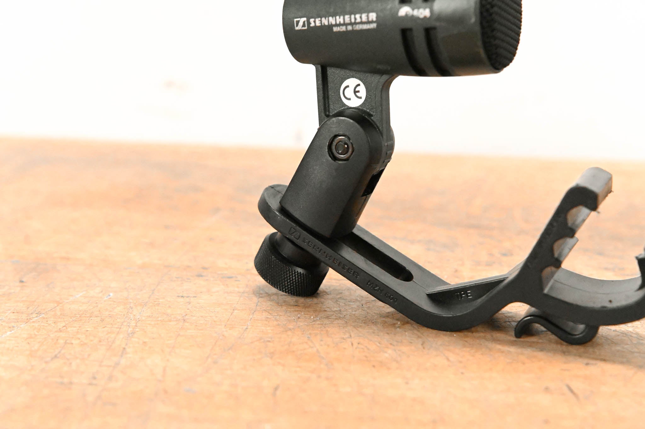 Sennheiser e 604 Dynamic Cardioid Instrument Microphone