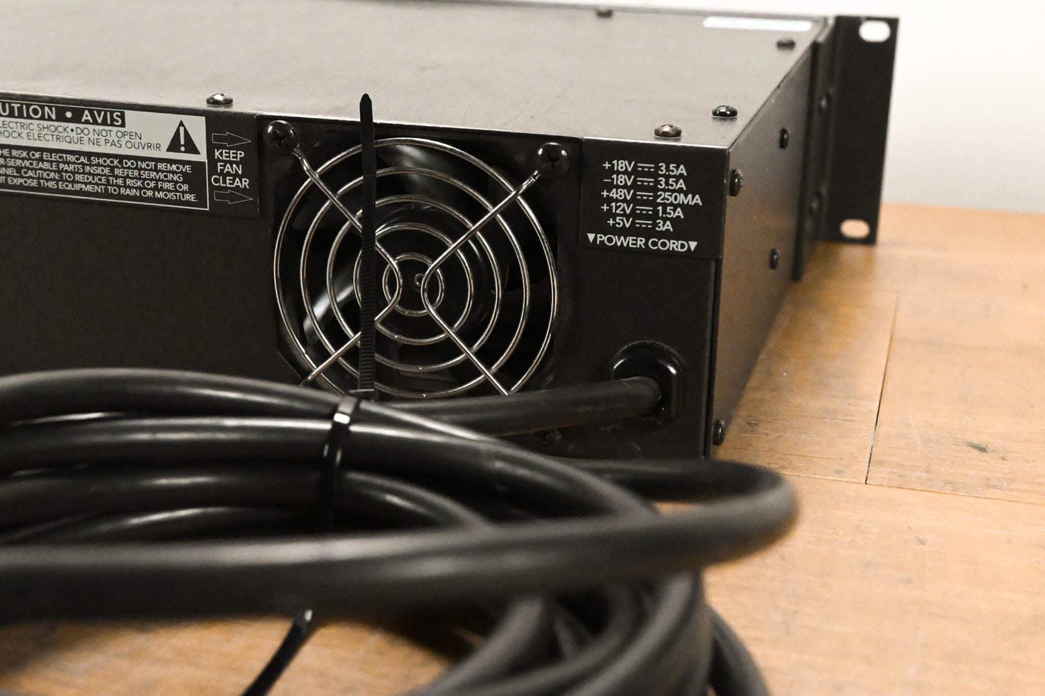 Mackie 220-Watt Power Supply For 8-Bus Mixers
