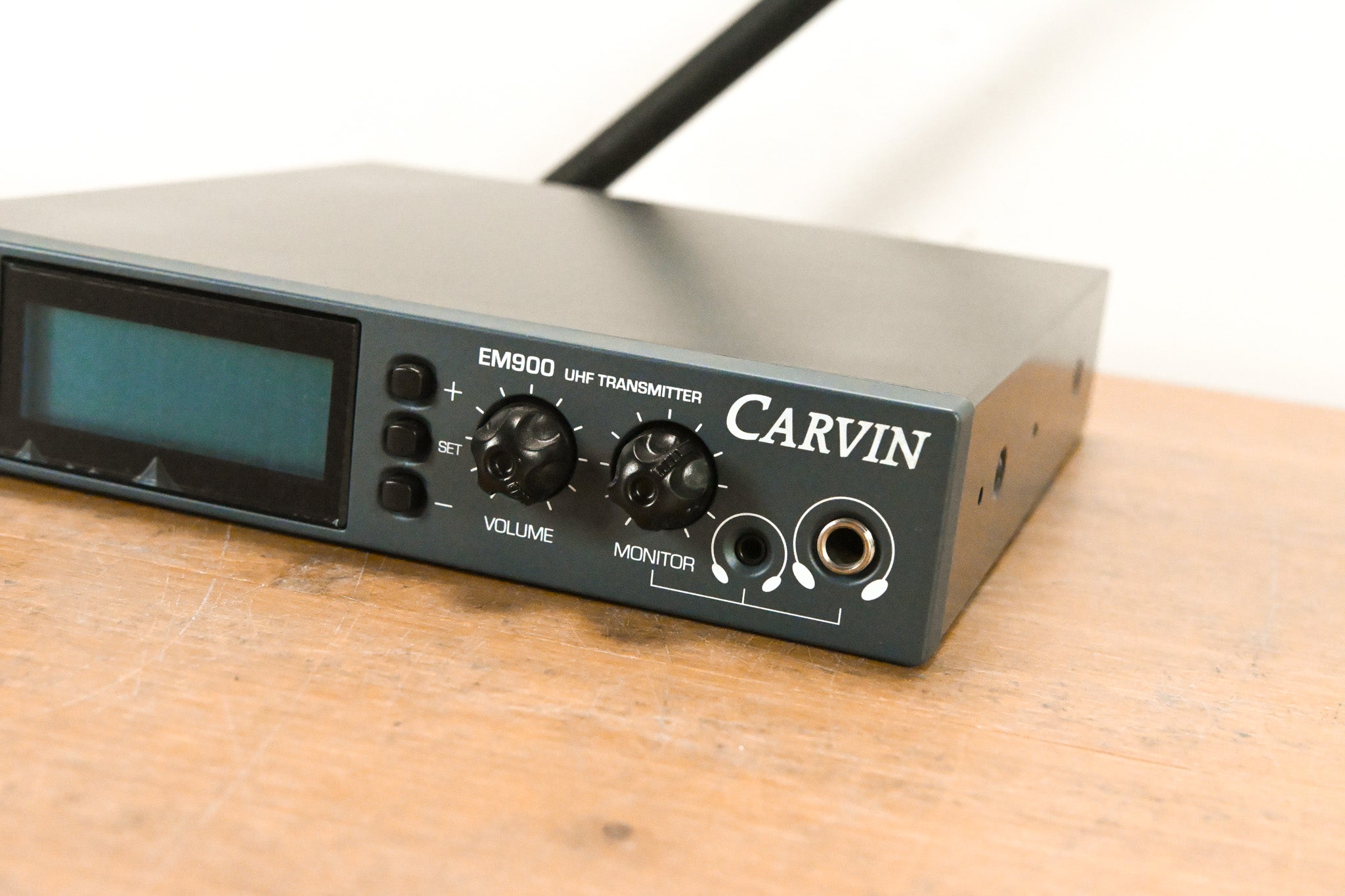 Carvin EM900 Wireless IEM System with EM901 Bodypack - 518-542 MHz