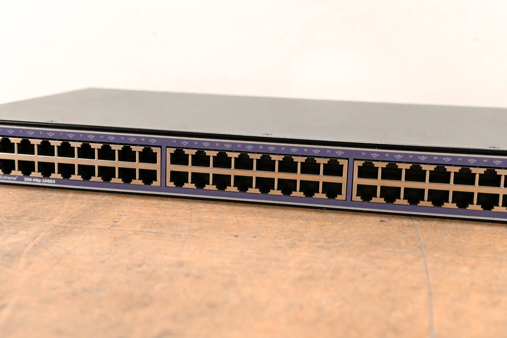 Extreme Networks 220-48P-10GE4 ExtremeSwitching 220 48-Port Switch