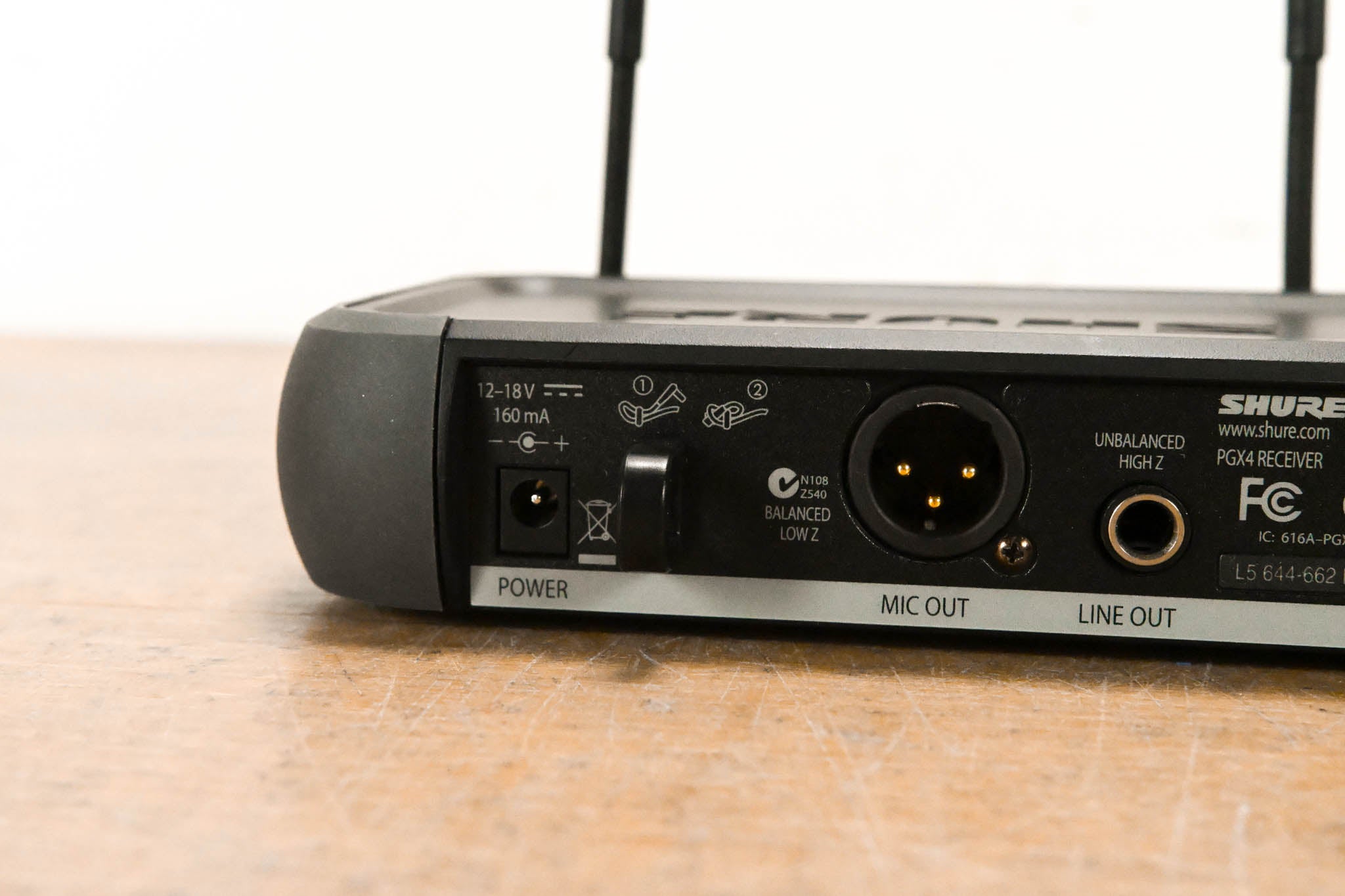 Shure PGX24/BETA58A Handheld Wireless System - L5 Band: 644-662 MHz