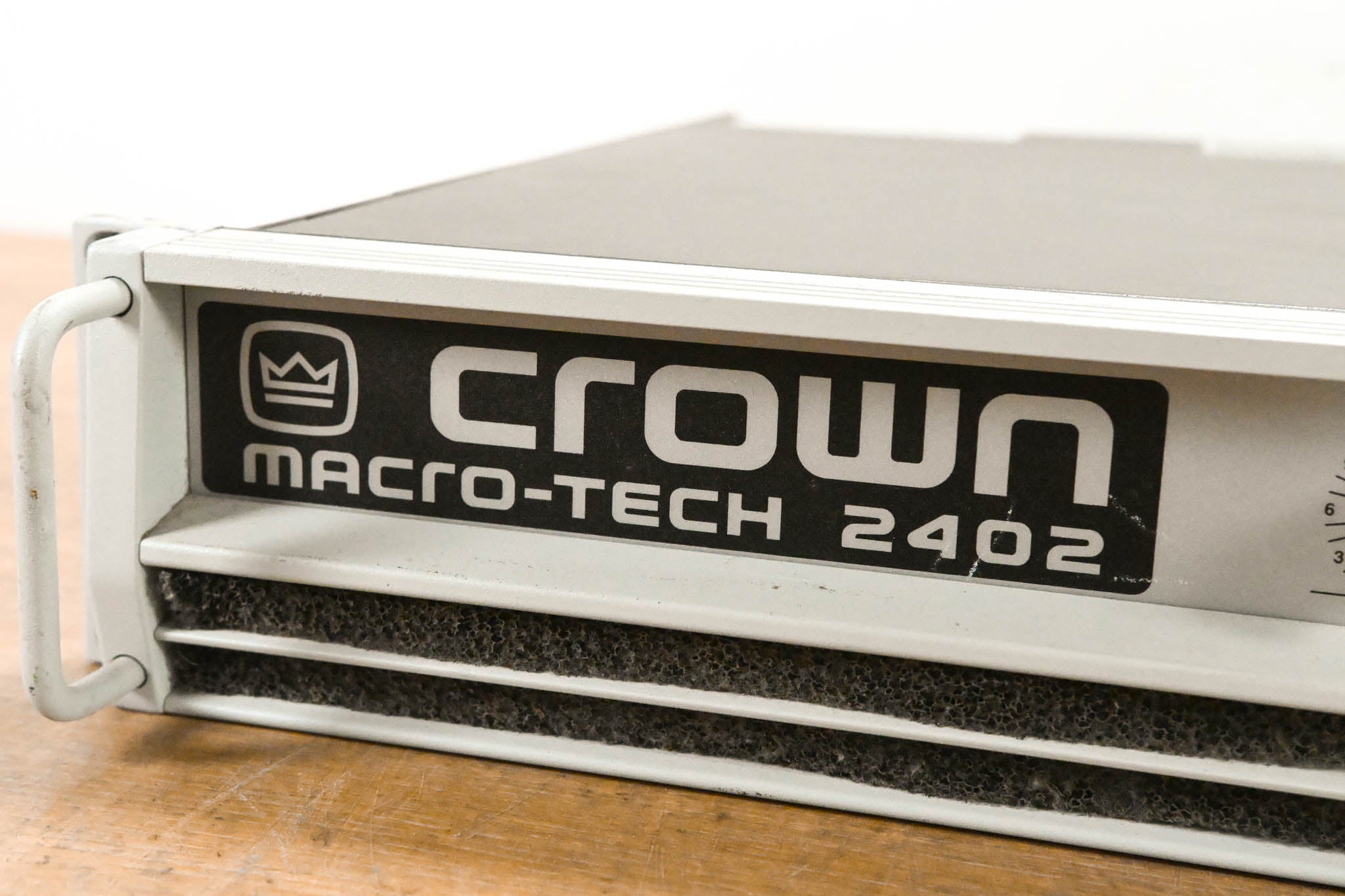 Crown Macro-Tech 2402 2-Channel Power Amplifier