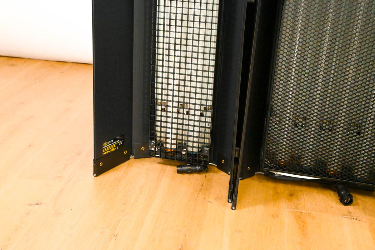 Kino Flo KIT-3NT-120U 2' 4Bank 3-Light Interview Kit w/ 12 Lamps & Case
