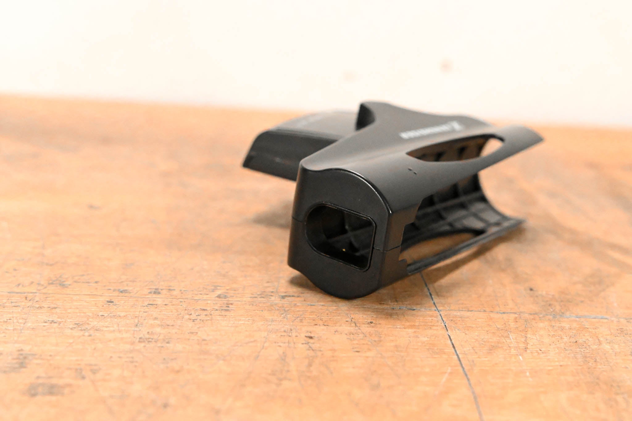 Sennheiser LA 2 Charging Adapter