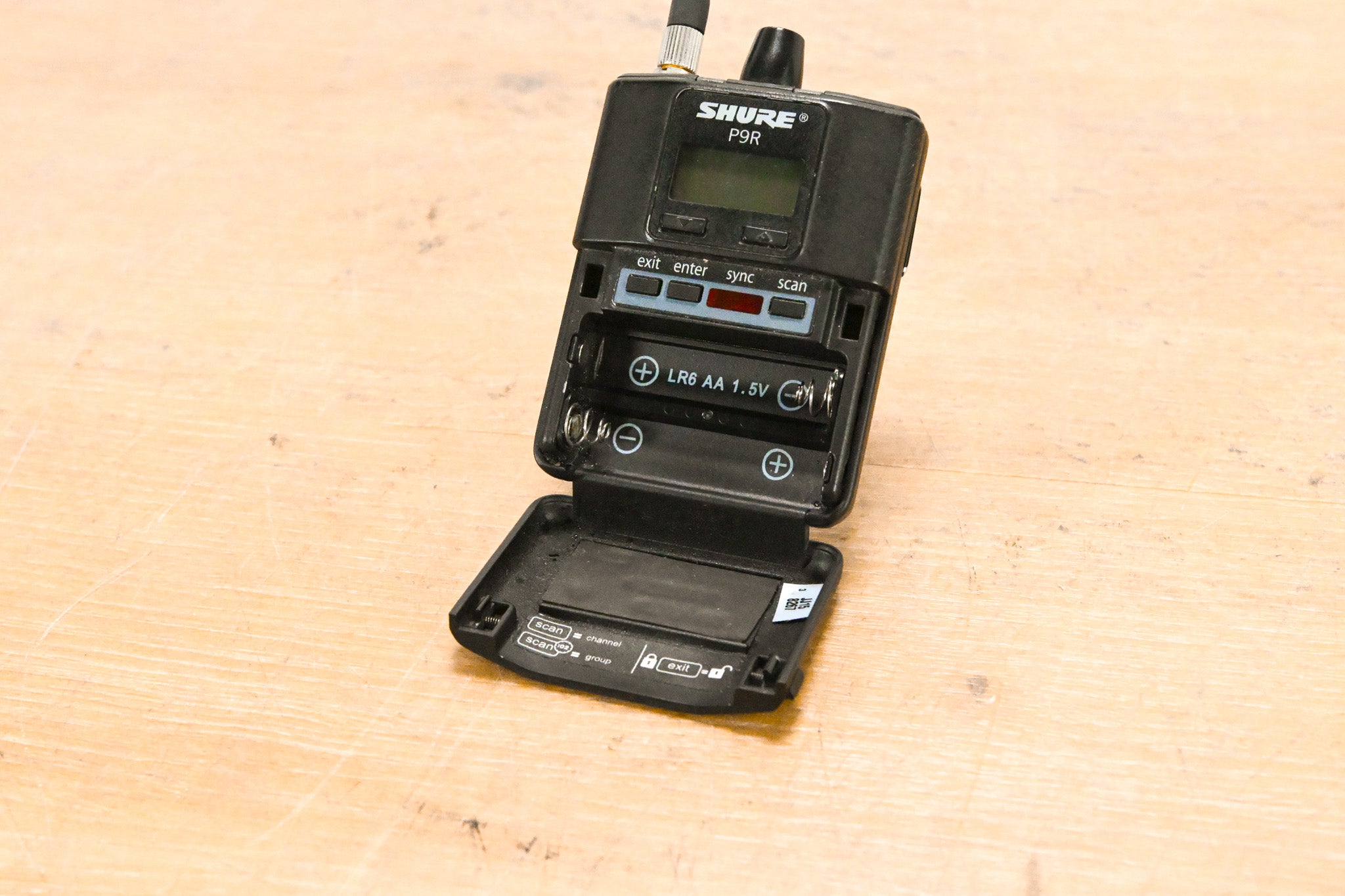 Shure PSM 900 Wireless IEM System L6 Band: 656-692 MHz (NO POWER SUPPLY)