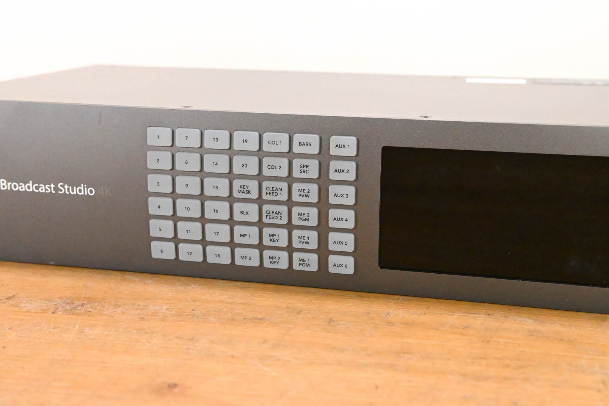 Blackmagic Design ATEM 4 M/E Broadcast Studio 4K