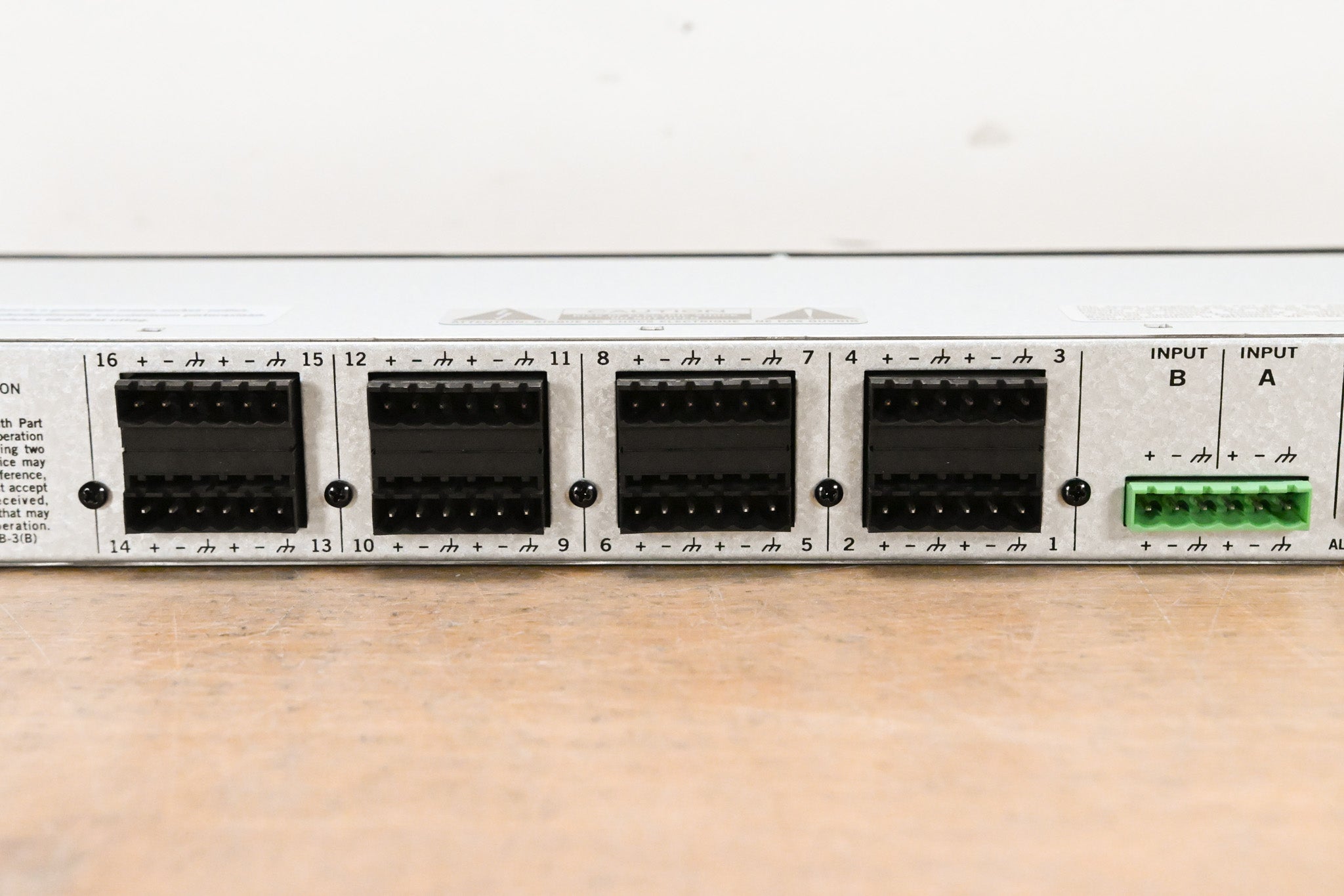 Rane DA216S 2-Input, 16-Output Distribution Line Amplifier
