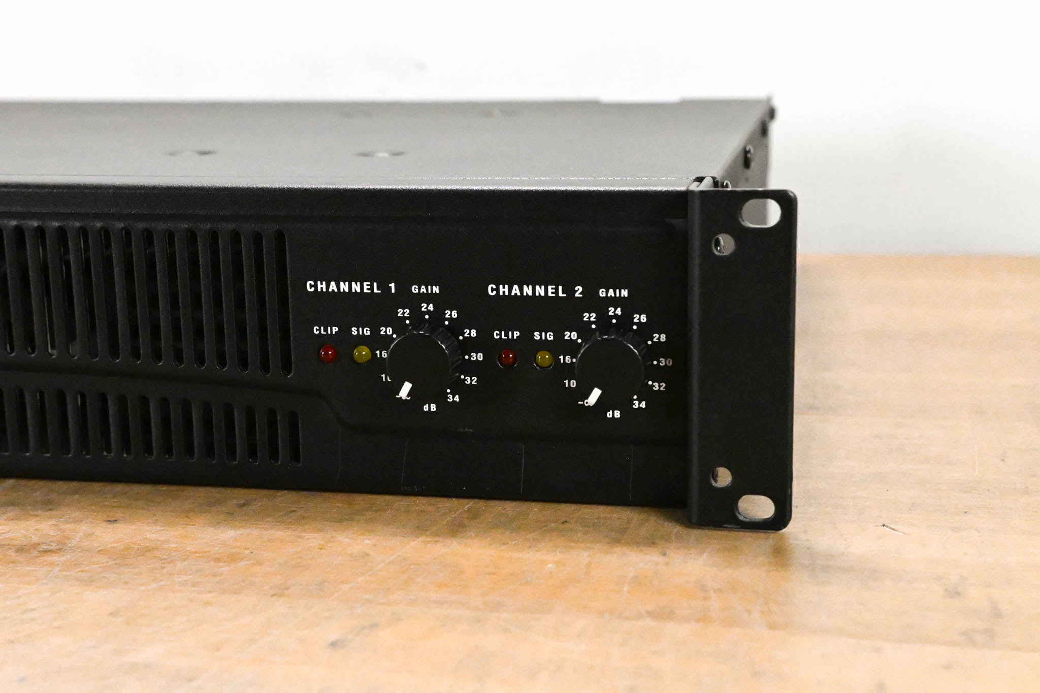QSC RMX2450 2-Channel Power Amplifier