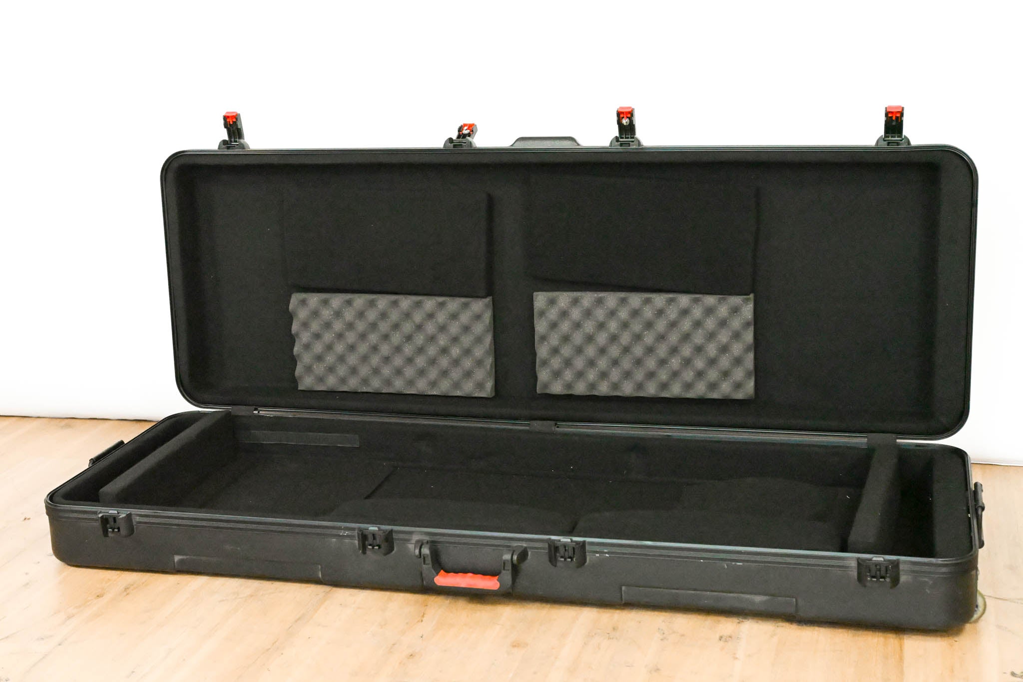 Gator Cases GTSA-KEY88 TSA ATA Molded 88-Note Keyboard Case w/ Wheels