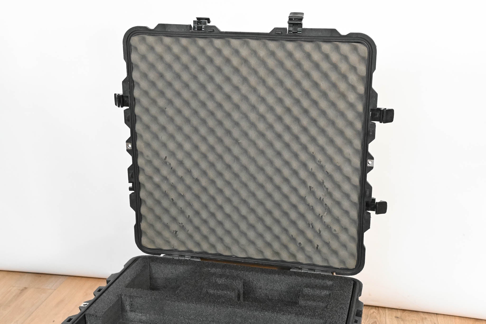 Pelican 1640 Protector Transport Case with Foam