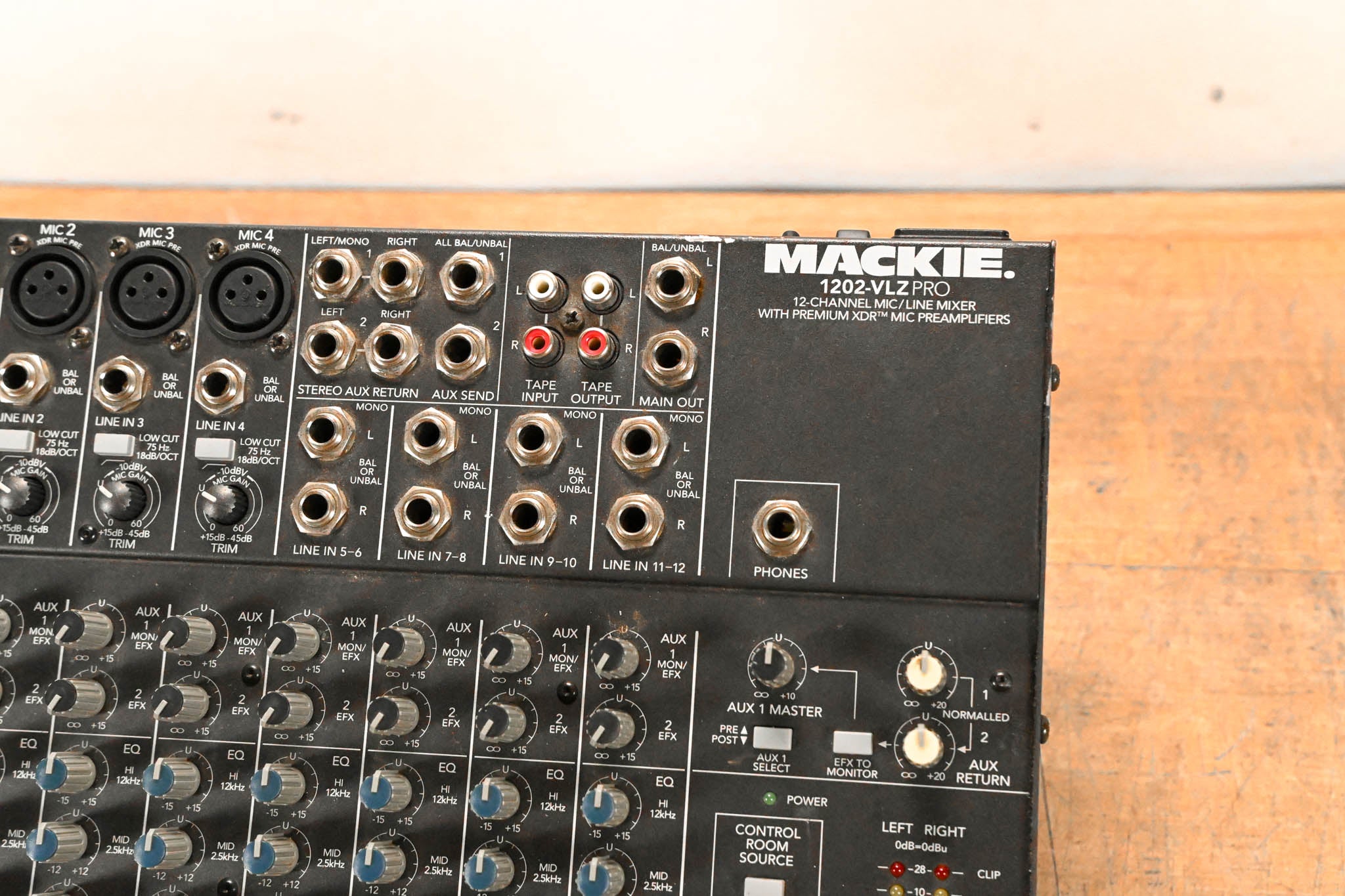 Mackie 1202-VLZ PRO 12-Channel Mic/Line Mixer