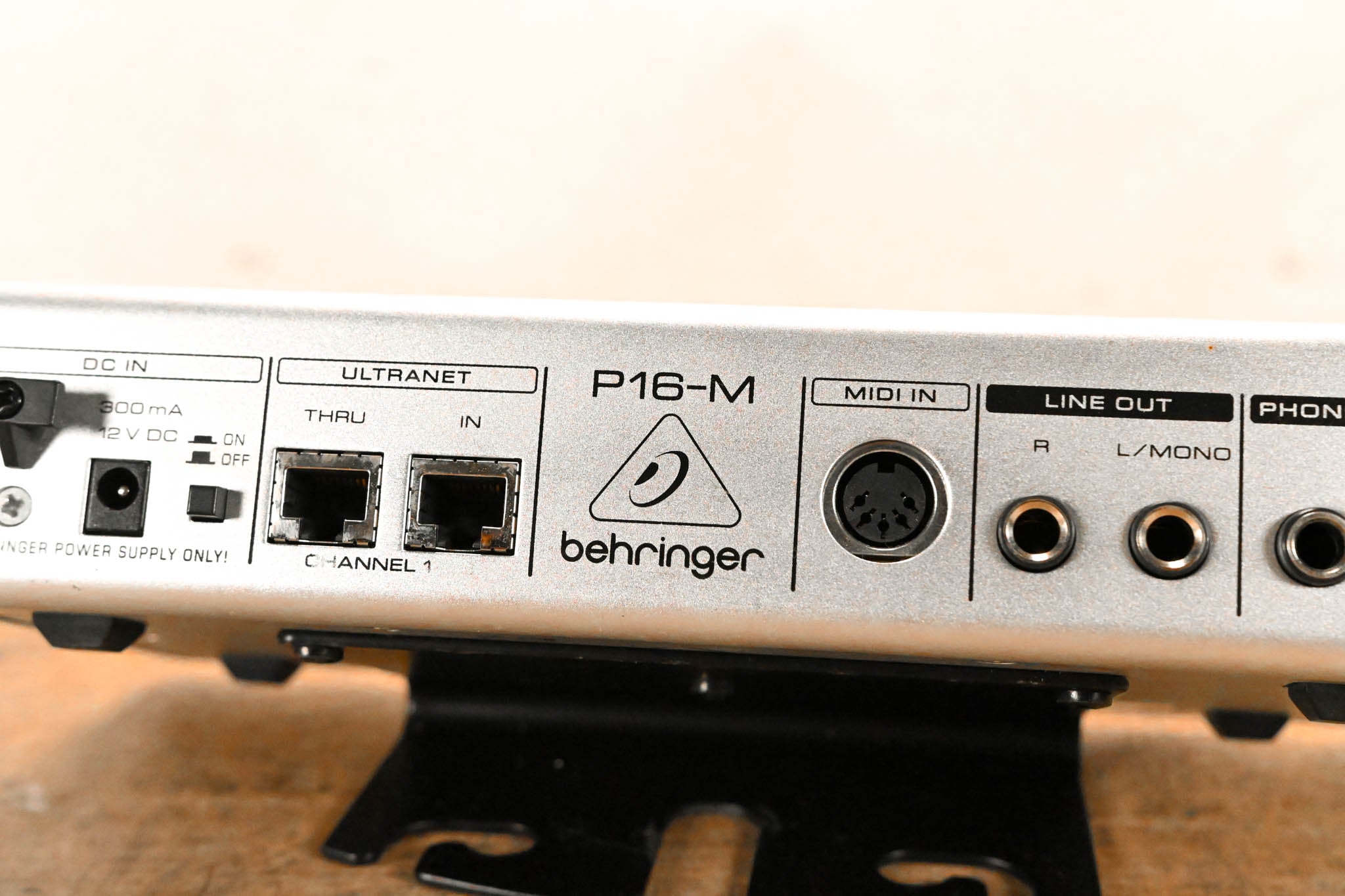 Behringer Powerplay P16-M 16-Channel Digital Personal Mixer