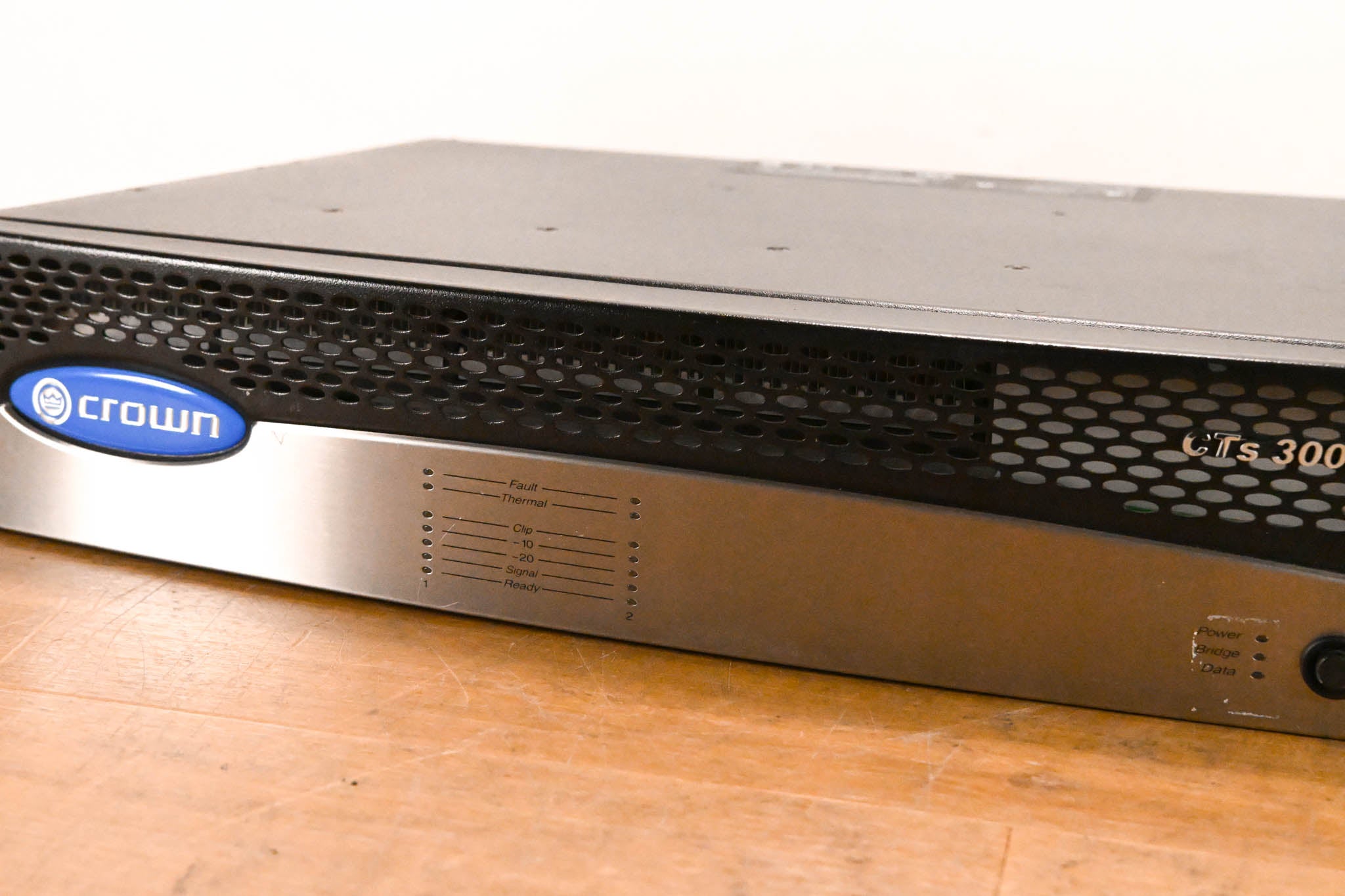 Crown CTs 3000 Two-Channel 1500W Power Amplifier