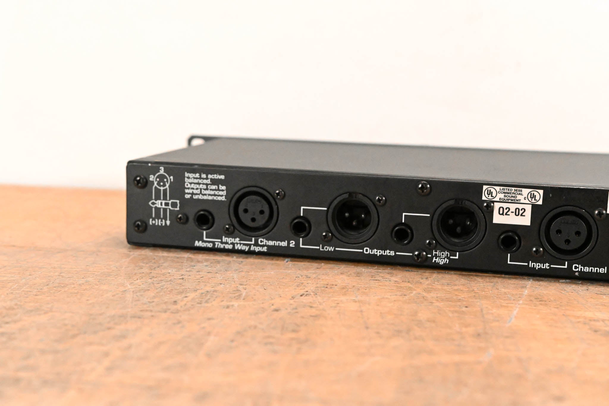Ashly XR-1001 Stereo 2-Way, Mono 3-Way Crossover