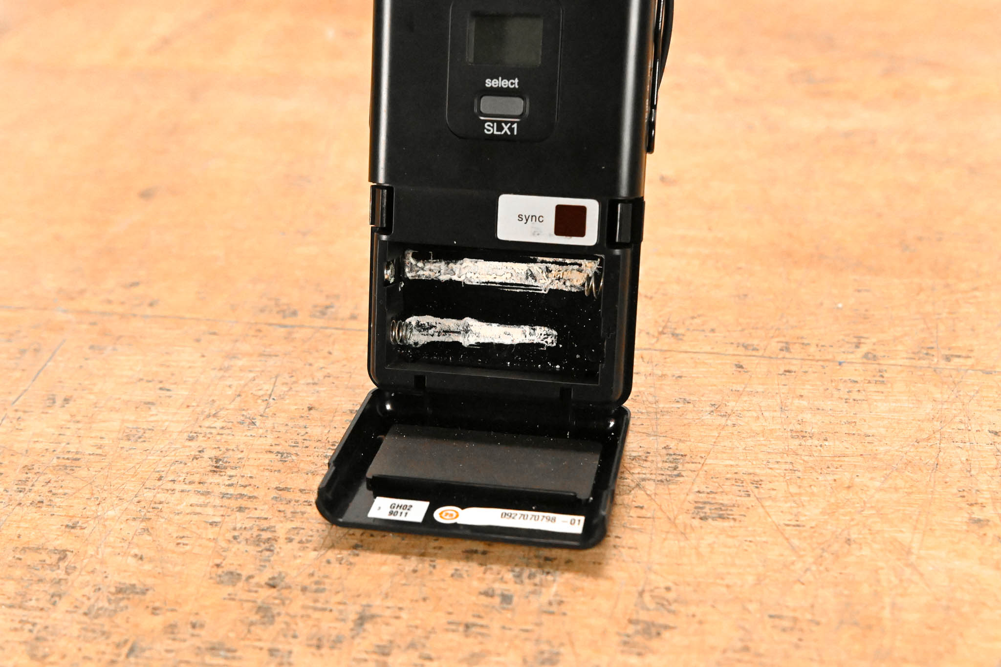 Shure SLX1 Wireless Bodypack Transmitter - H5 Band: 518-542 MHz