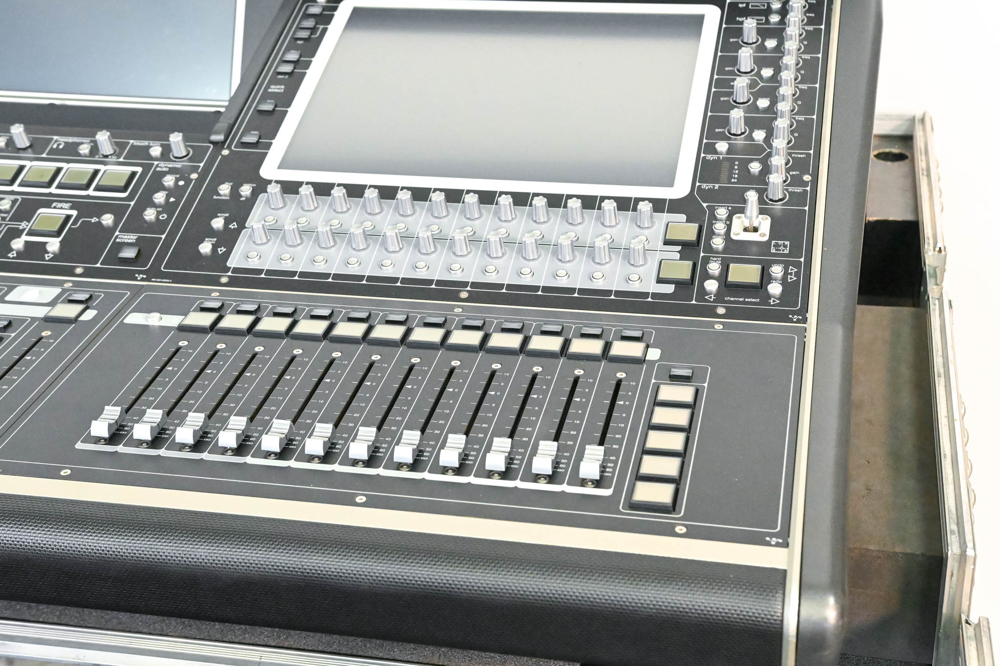 DiGiCo SD5 Digital Mixing Console w/ Waves Card, ST Optical & Road Case