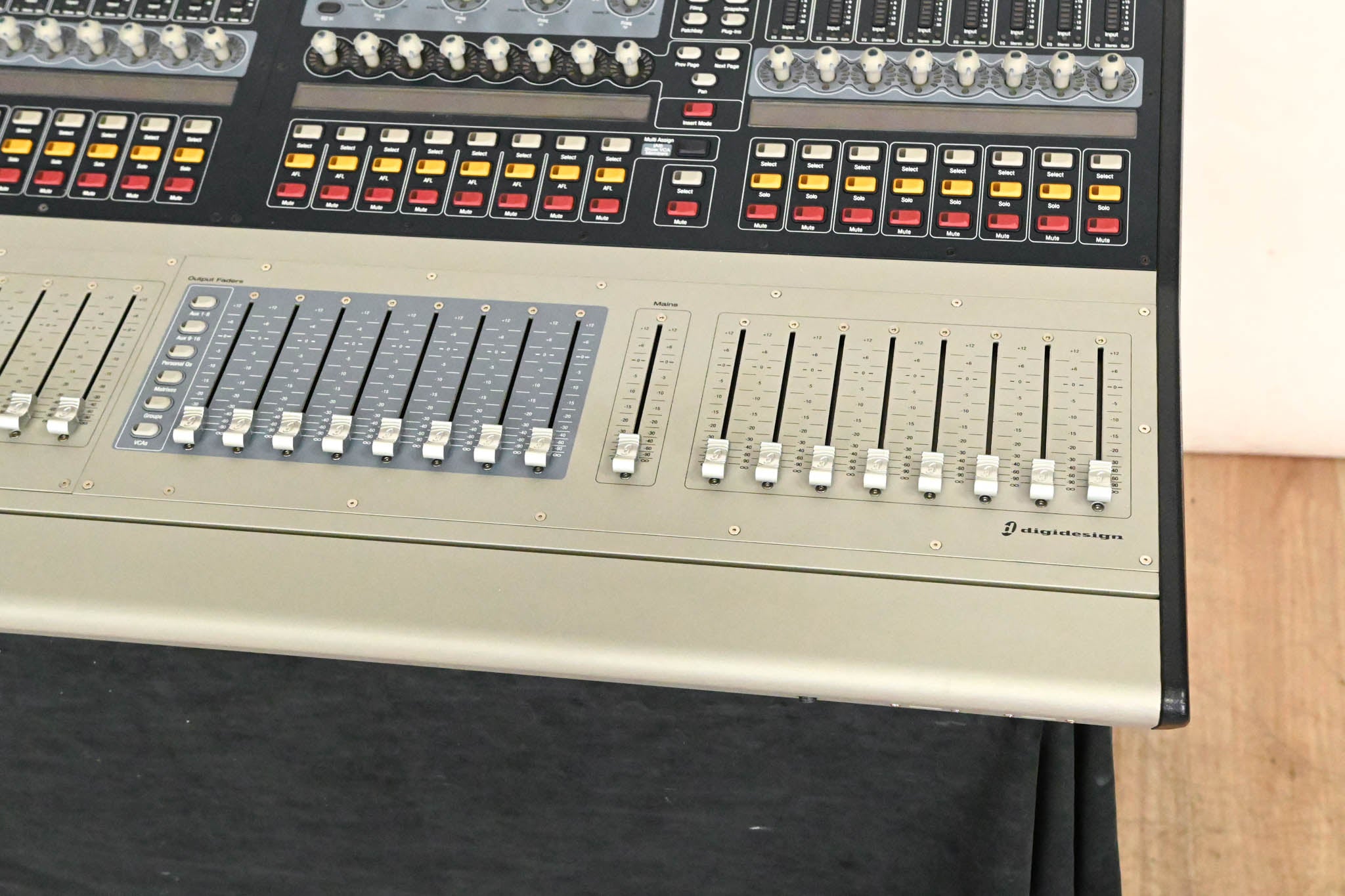Digidesign VENUE Profile Digital Mixing Console with Mix Rack