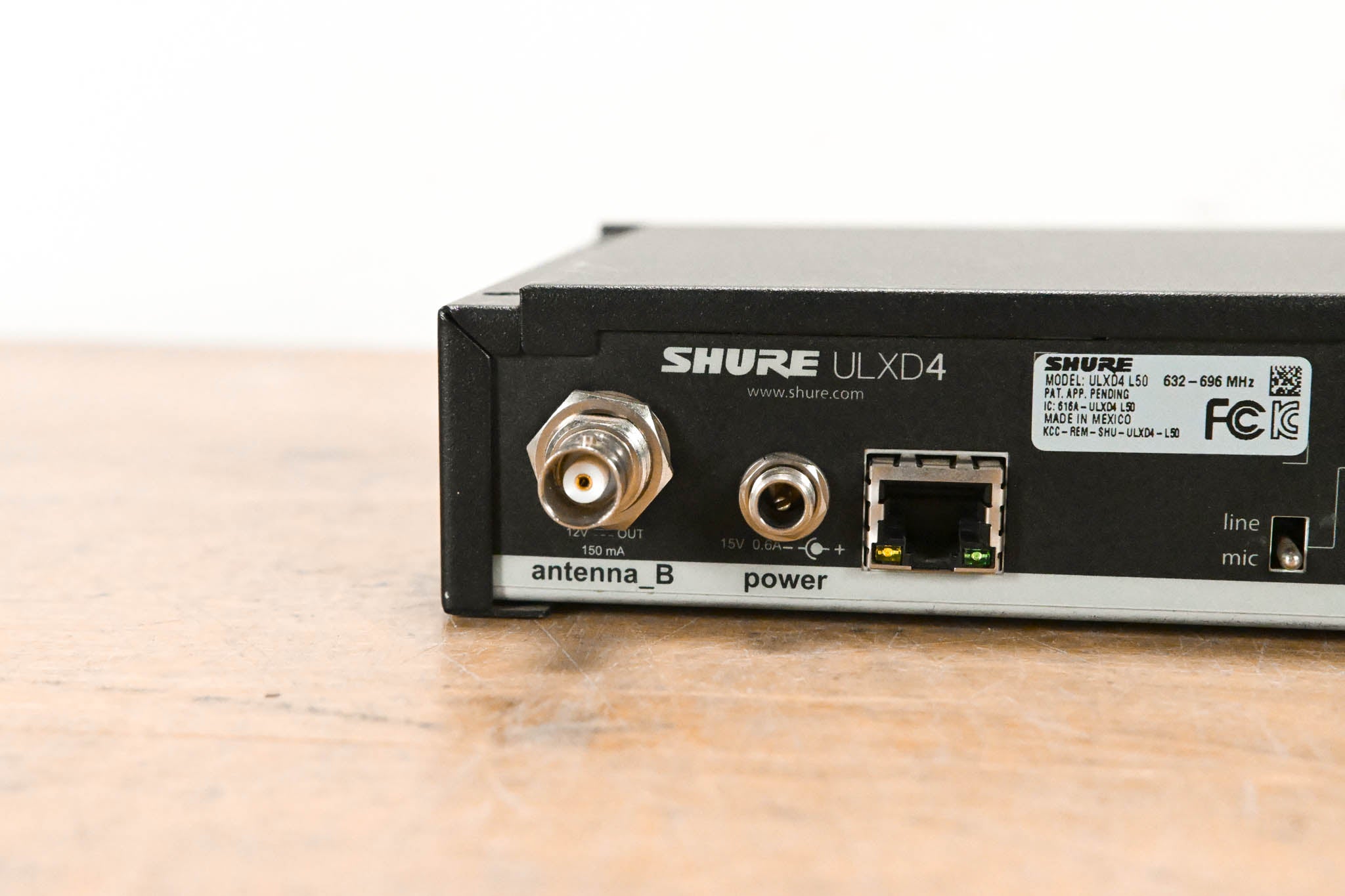 Shure ULXD4 Digital Wireless Receiver L50 Range: 632-696 MHz (NO PSU)