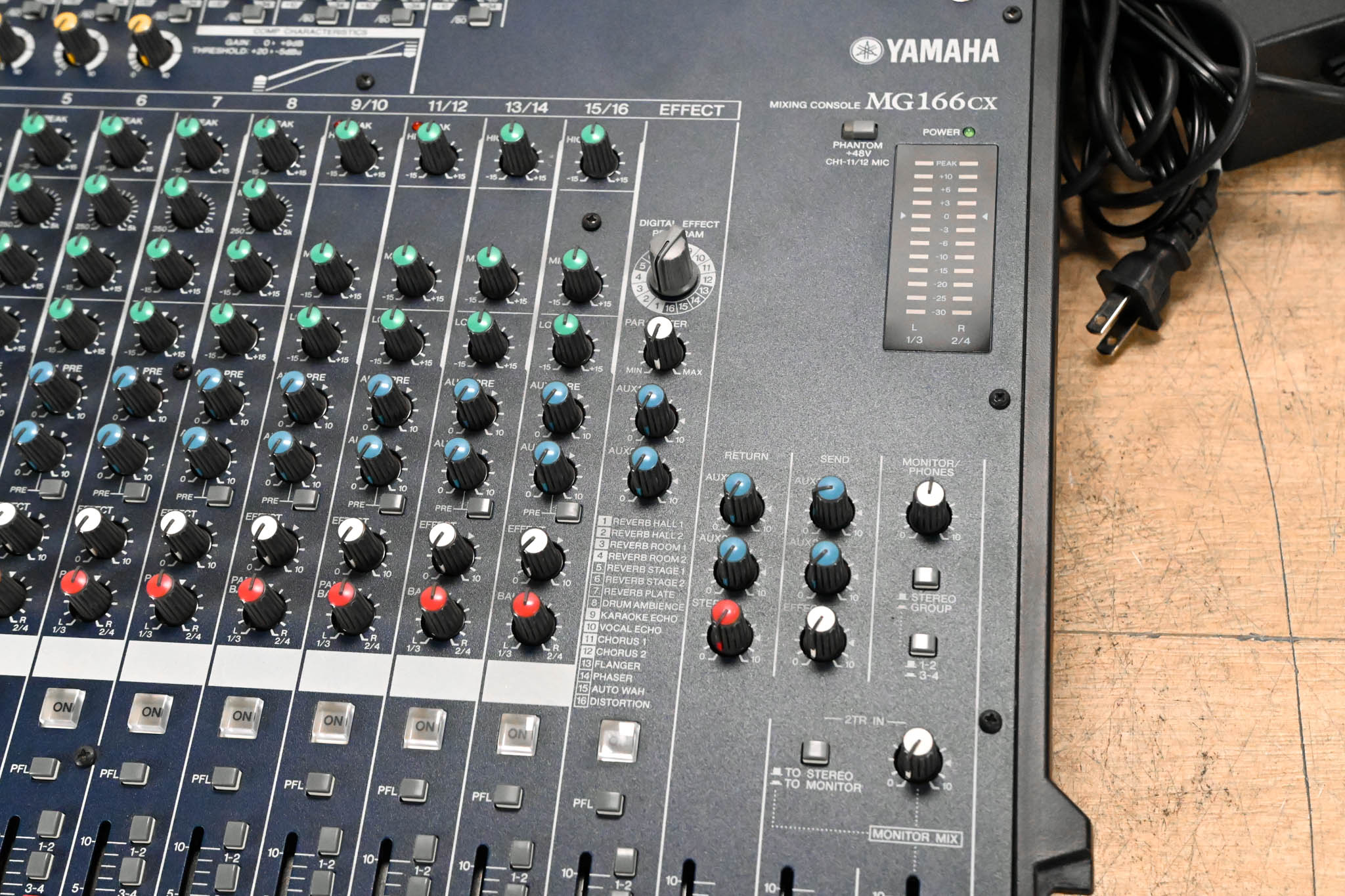 Yamaha MG166CX 16-Channel, 6-Bus Analog Mixer