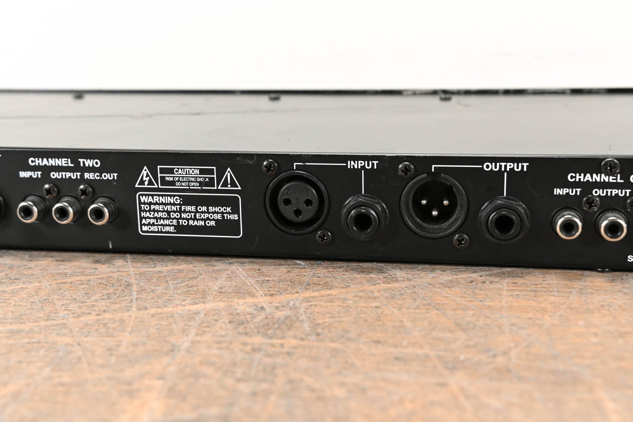 ART 343 Dual-Channel 15-Band Graphic Equalizer