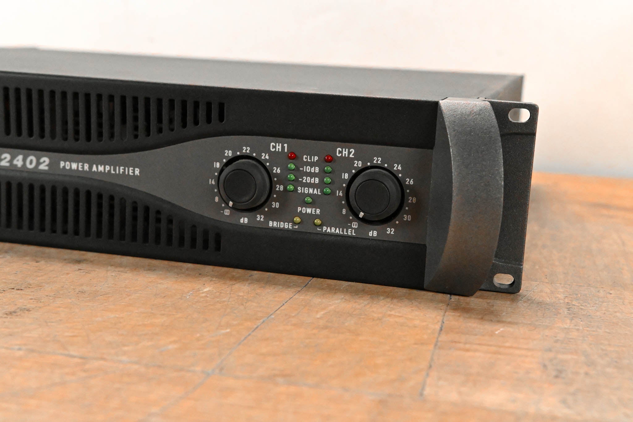 QSC PLX2402 2-Channel Power Amplifier