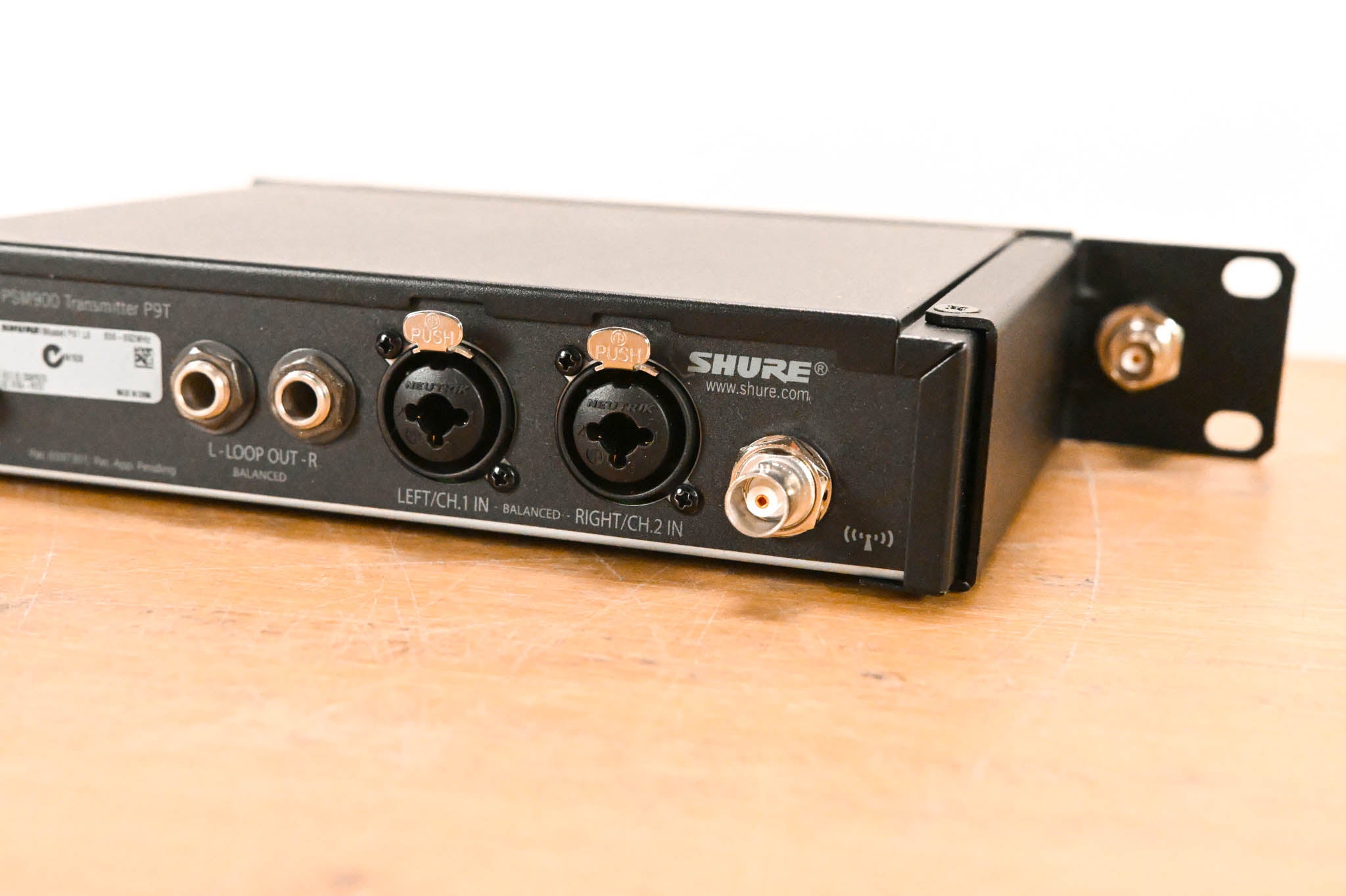 Shure PSM 900 Wireless IEM System L6 Band: 656-692 MHz (NO POWER SUPPLY)
