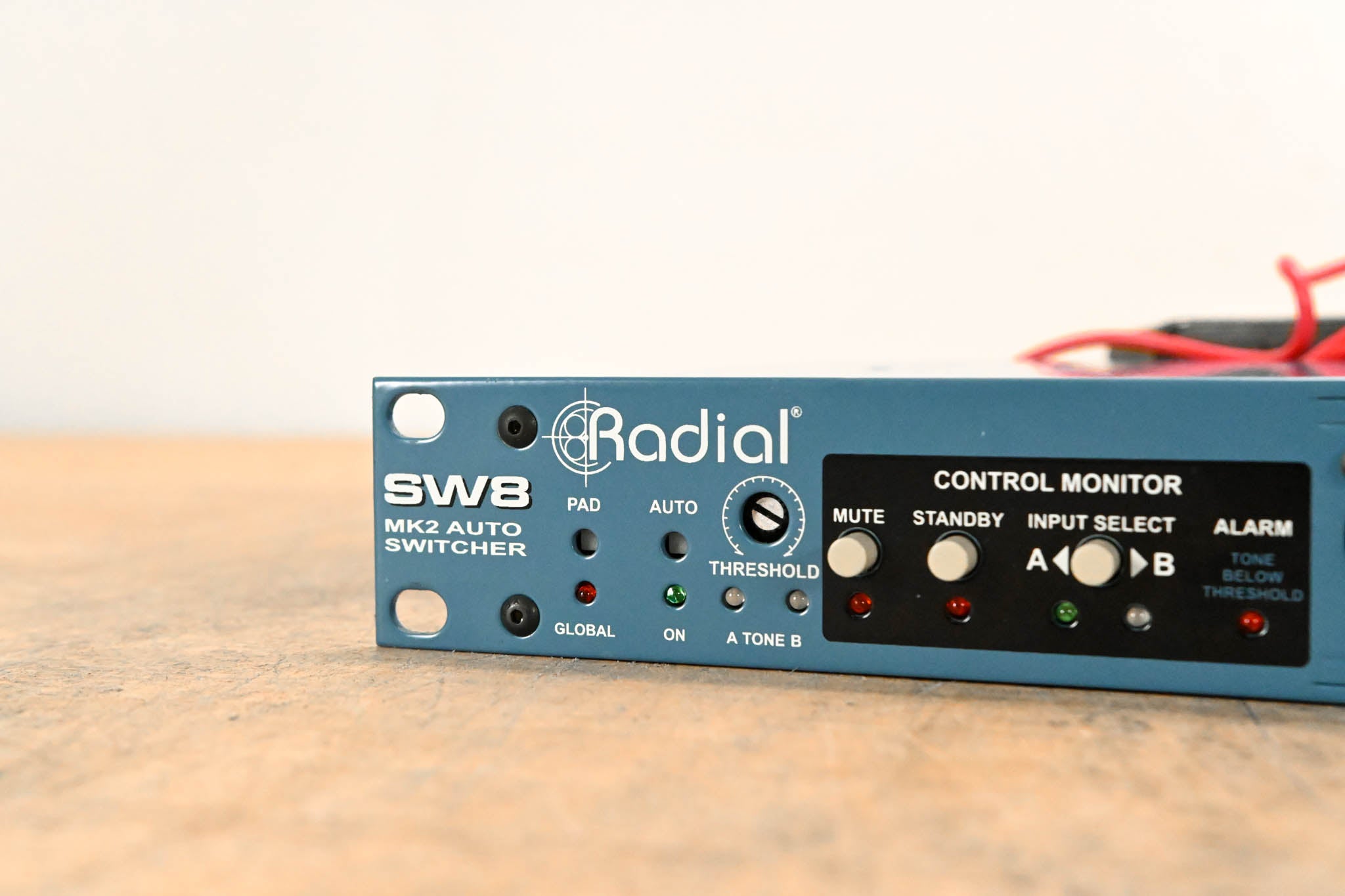 Radial Engineering SW8 MK2 8-Channel Line Level Auto-Switcher