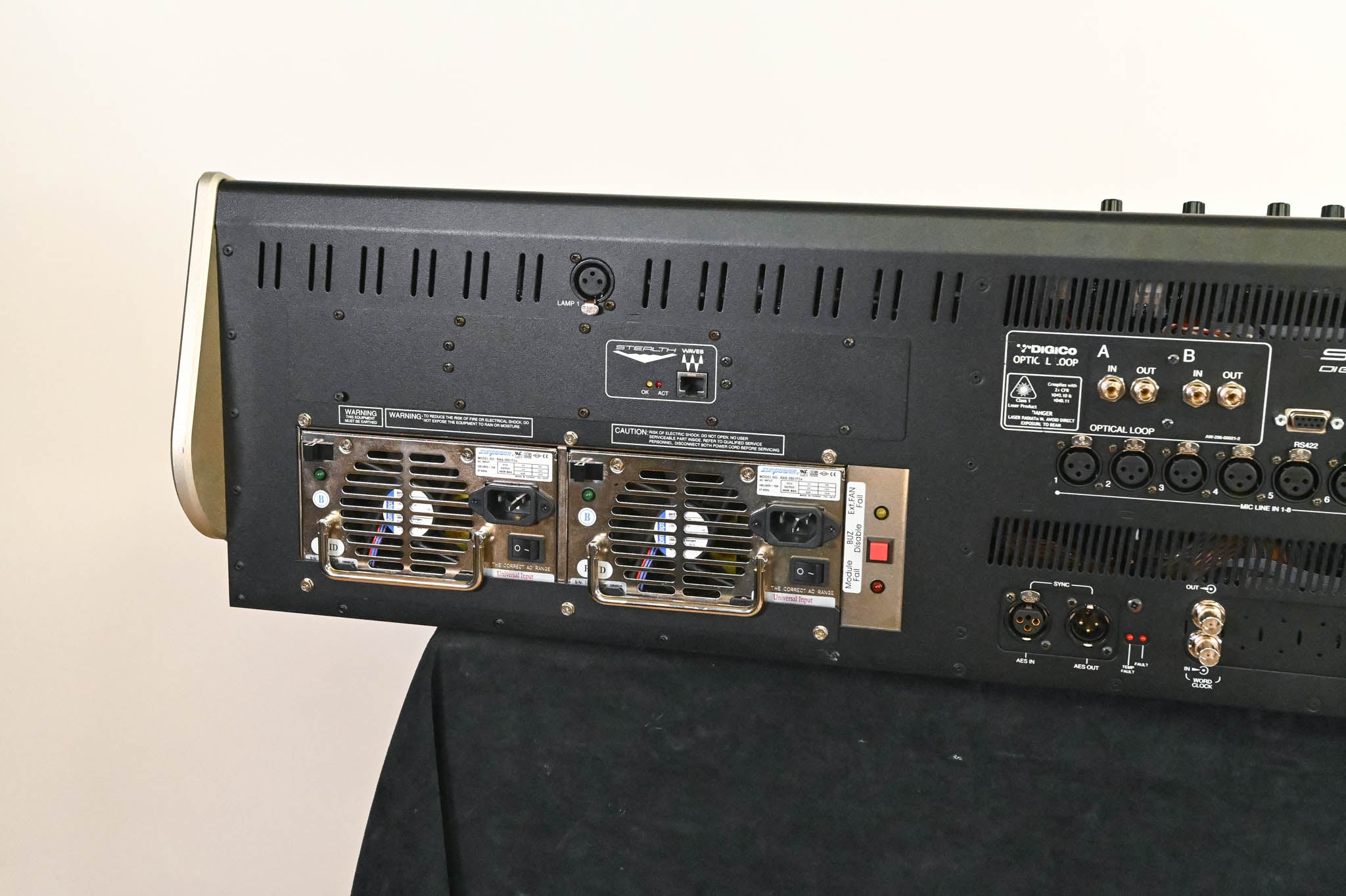 DiGiCo SD8 120-Channel Digital Mixing Console w/ Waves Card + ST Optical