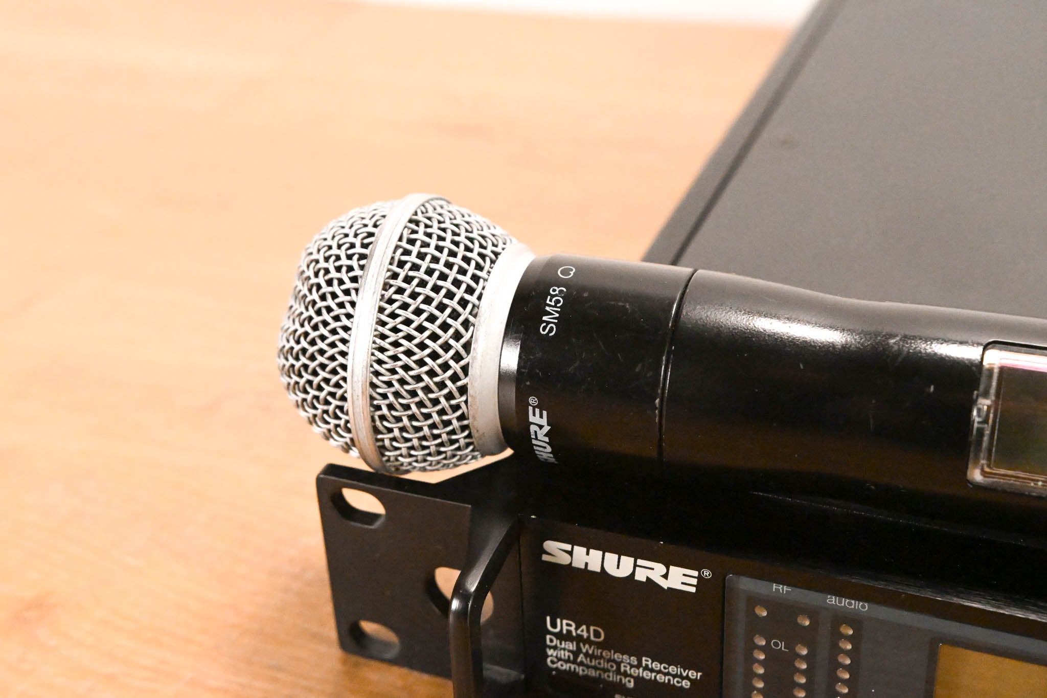 Shure UR4D Wireless Receiver w/ UR2/SM58 Handheld Transmitter - H4 Band