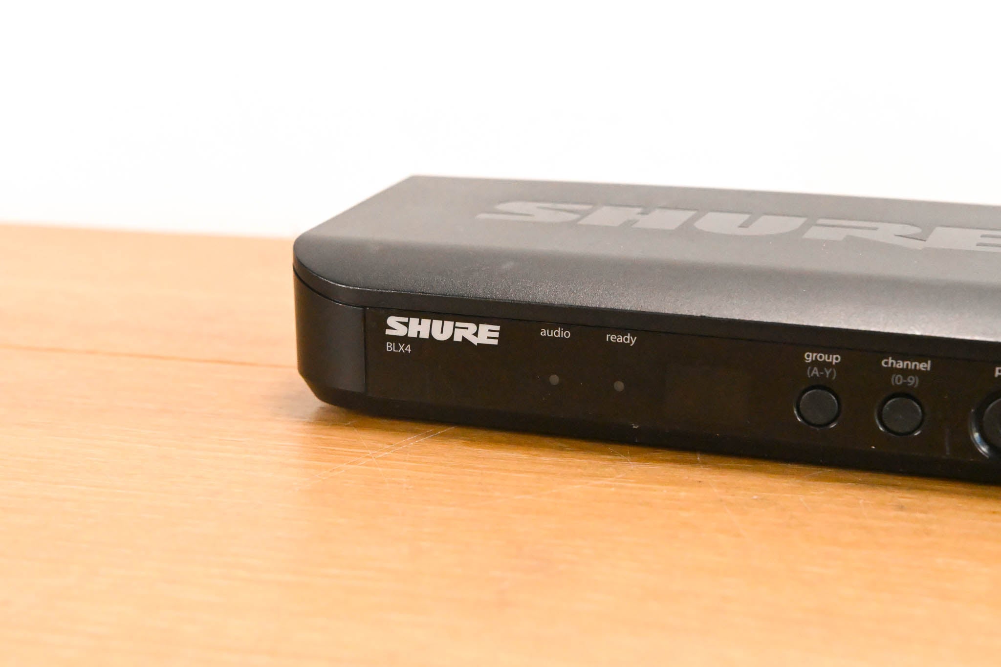 Shure BLX4 Wireless Receiver - J10 Band: 584-608MHz (NO POWER SUPPLY)