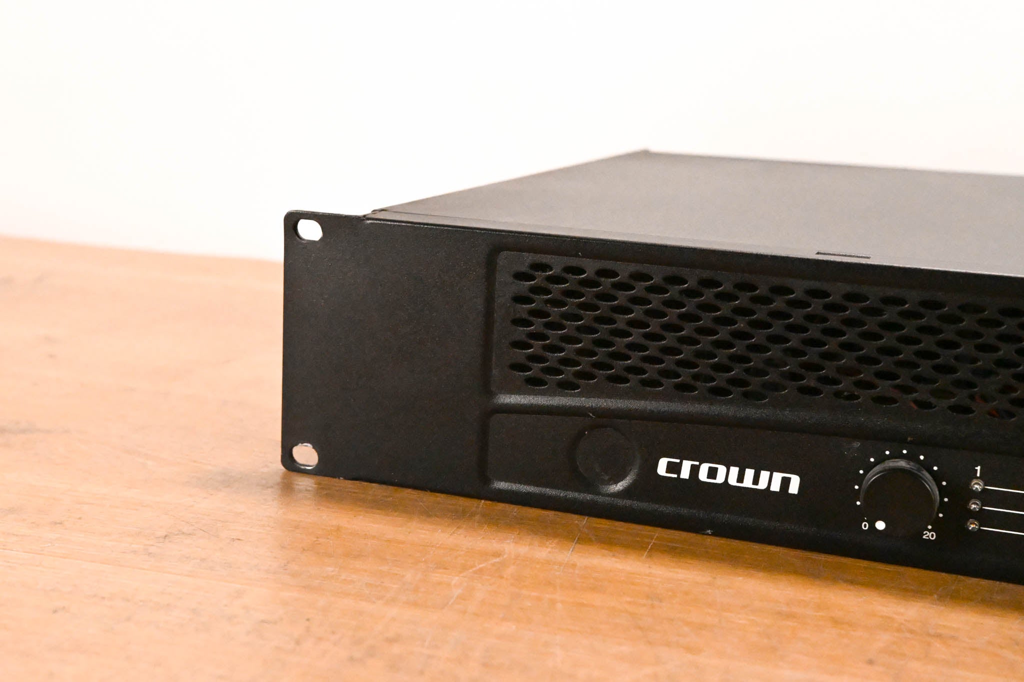 Crown XLS 802 2-Channel Power Amplifier