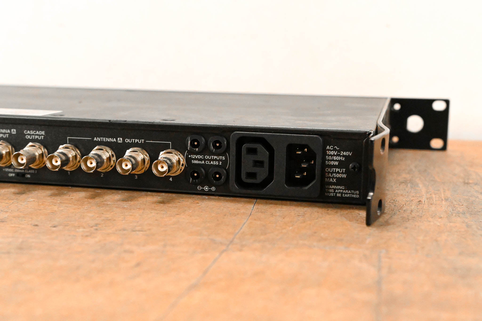 Audio-Technica AEW-DA550C UHF Antenna Distribution System